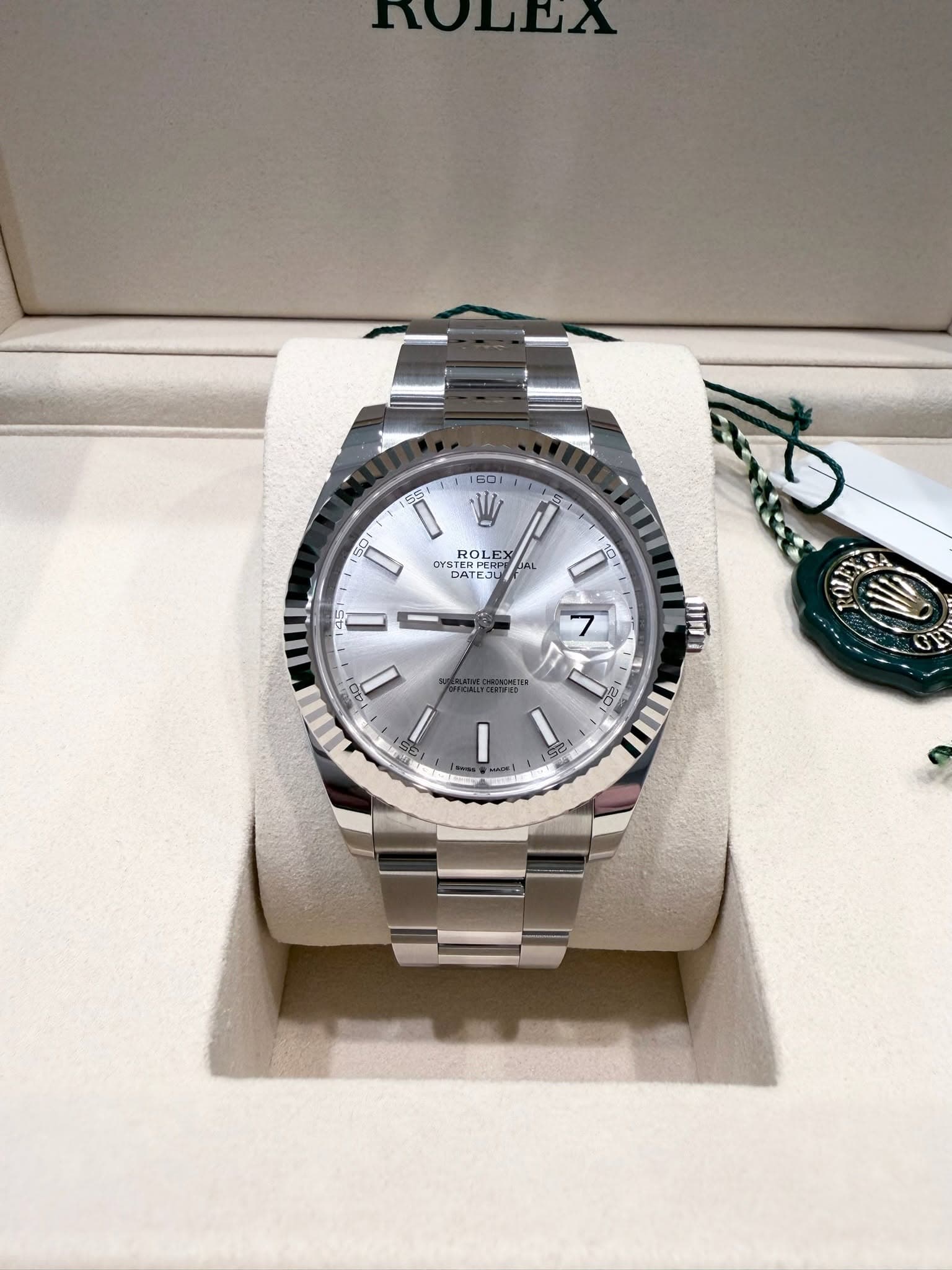 May be an image of wrist watch and text that says 'ЛOЛ 6DI ปี W 50 ROLE EX γ9ή OYSIERFER SIERFE FREEE ATrЛ ATEJU TETLA 10 7 2eTeR 重 G 20'