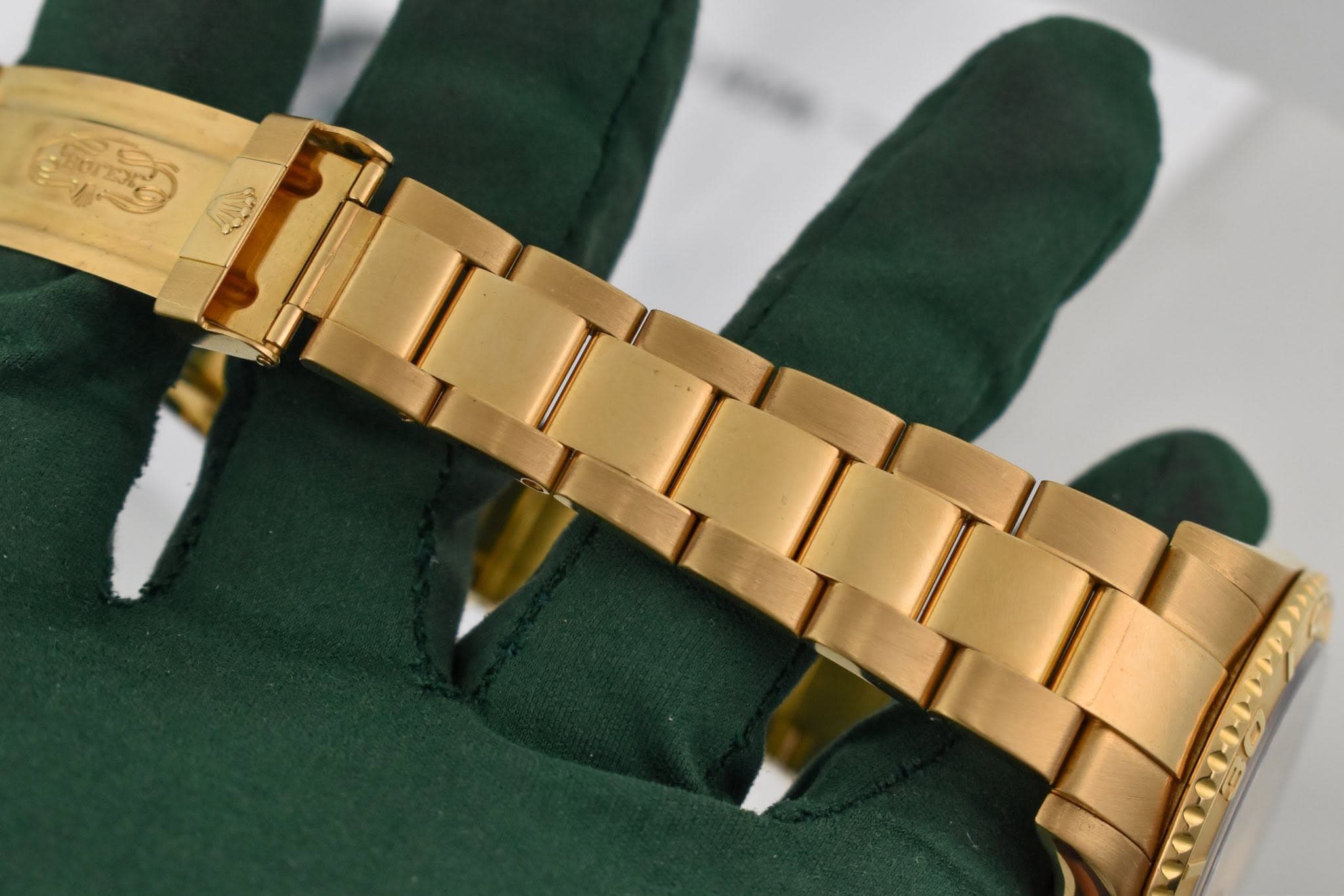Rolex Yacht Master Black Mother of Pearl Dial Automatic 18K Yellow Gold Oysterlock Bracelet Men's Watch 16628BMSO, photo 3