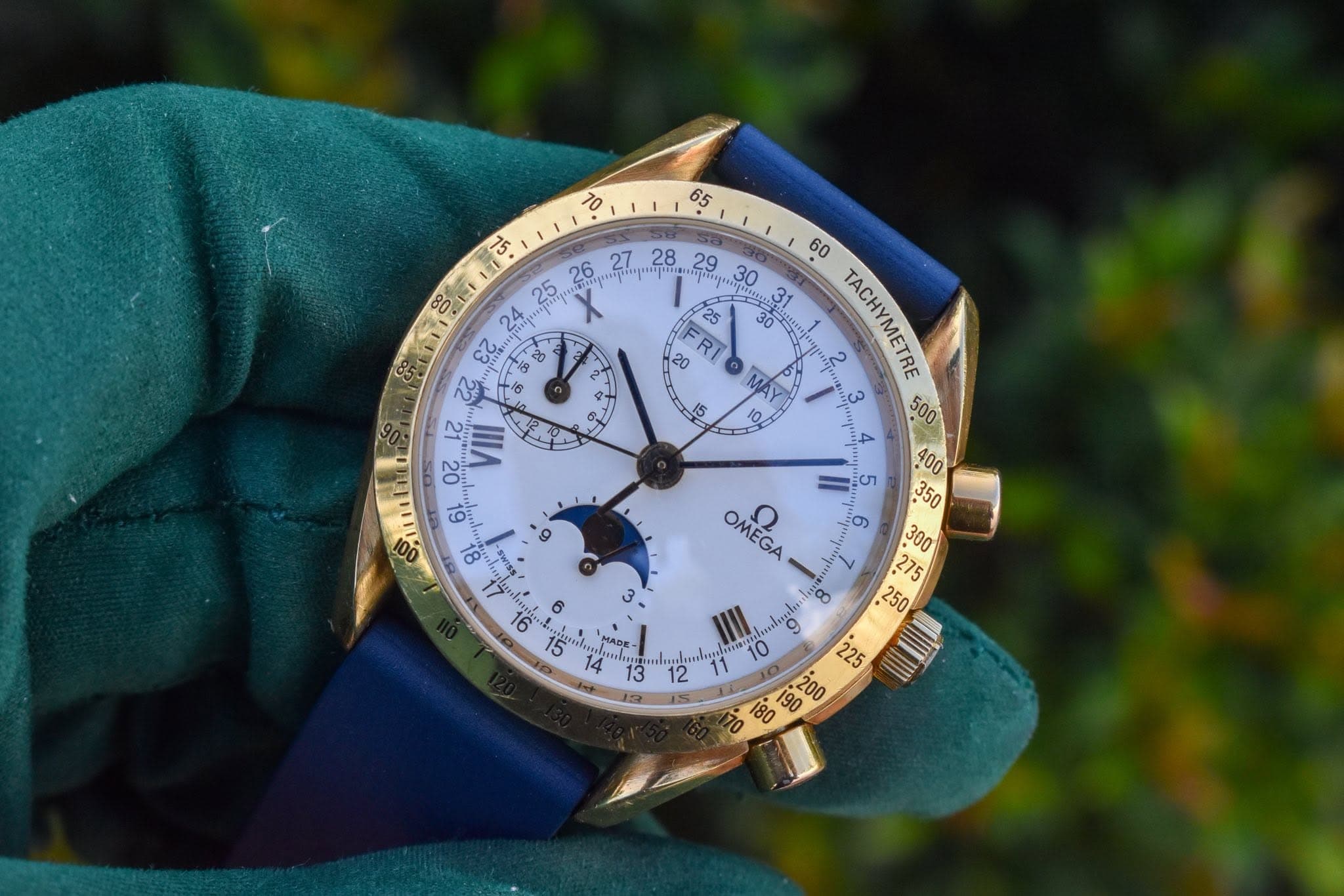 May be an image of wrist watch and text that says ' ማጥም! 29 30 25 X 24 ετ දද 30 20 RI MA 1OM TACHYMETRE e بی OMEGA E ن 8 9 lunnsdeetisa. 10 12'