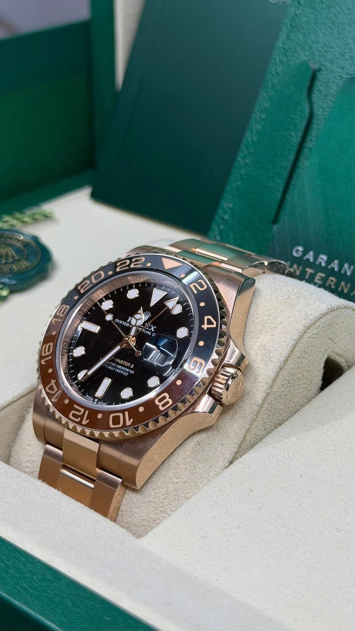May be an image of wrist watch and text that says 'GARAN 20 Suca ሺ 9 80 0 0'
