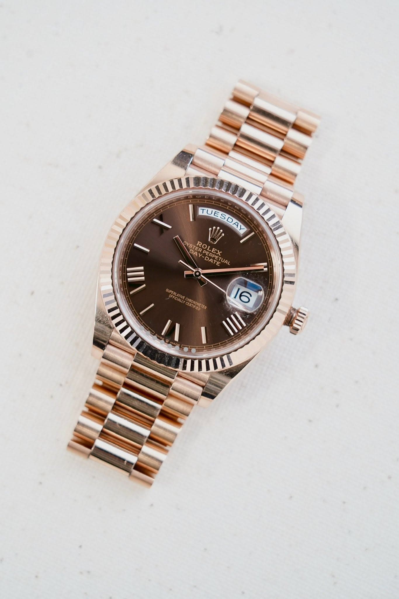 May be an image of wrist watch and text that says 'TUESDAY TUESDAY A OYSTER DAY AERP ROLEY LE STERPER RO DAY E DATE III H po V/ 16 II'