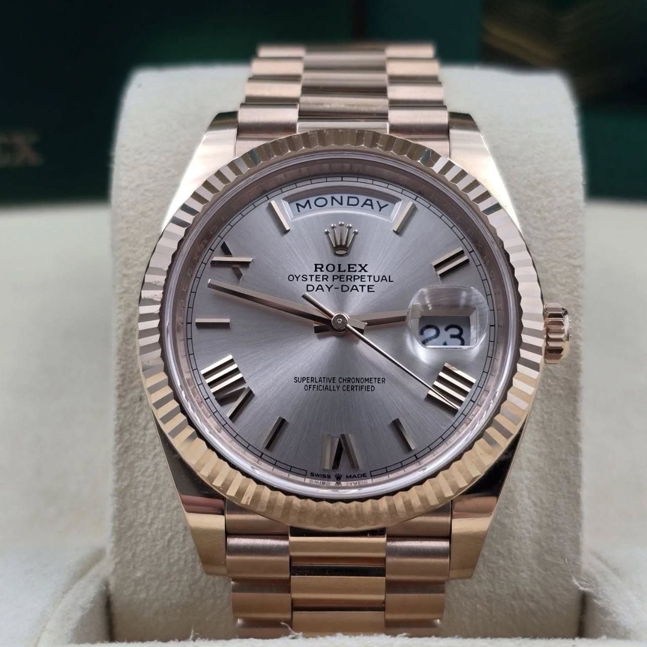 May be an image of wrist watch and text that says 'MONDAY WiT RO ROLEX OYSTEERPETUAL EX OYSTER ERPETUAL TUAL DAY DATE SUPERL FIED METER HIUA VIII लरজ MW MENO'