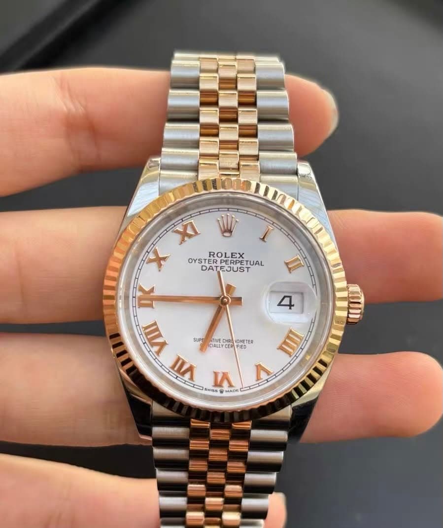 May be an image of wrist watch and text that says 'XI I X OYSTROLEX ROLEX OYSTERPERPF OYSTER RPERPET ERPETUAL TUAL DATEJUST OYSTERPERPETUAL JUST DAT 4 VIII SUPE ATIVE HOI เจอ…