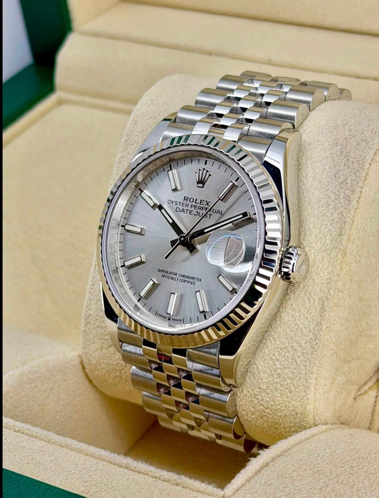 May be an image of wrist watch and text that says 'R R ፍፒ II W OYSTERPEDOX OYSTE ERDC ROLEX DAT Ελης DATEJU PERPF PF OYSTEROLEX DATESPFAUAL ባ CT AU KUAL 4 SUPERLATIE FICALLY…