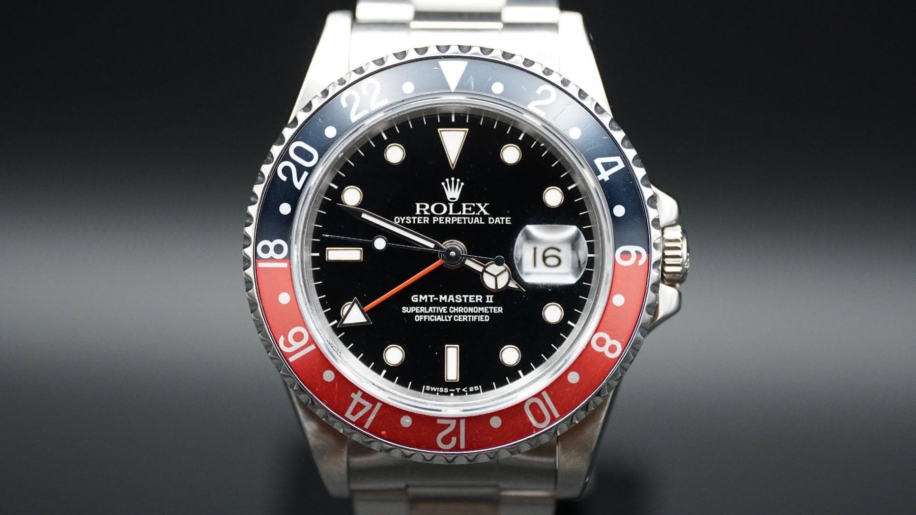 May be an image of wrist watch and text that says '20 ROLEX OYSTERPERPETUALDATE EX RO OYSTER PERPETUAL DATE 4 8 16 6 GMT-MASTERI u SLER UPGRLATT SUPERLATIVEC CHRONOME…