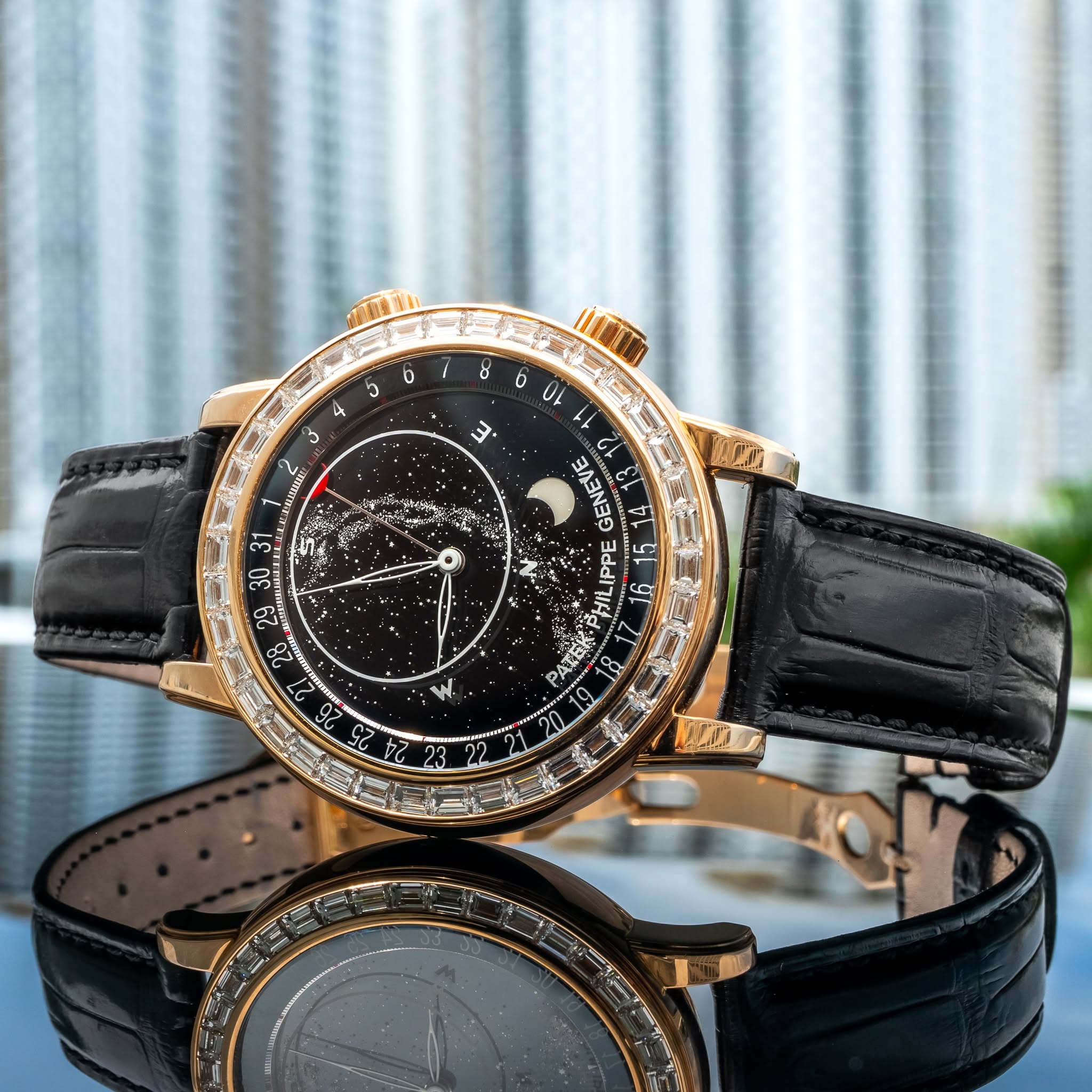 May be an image of wrist watch and text that says '了動境 3 0 ቶ ٥ o1 3 3 GENEVE 1 13 HILIPPE 16 IPPE 15 M'