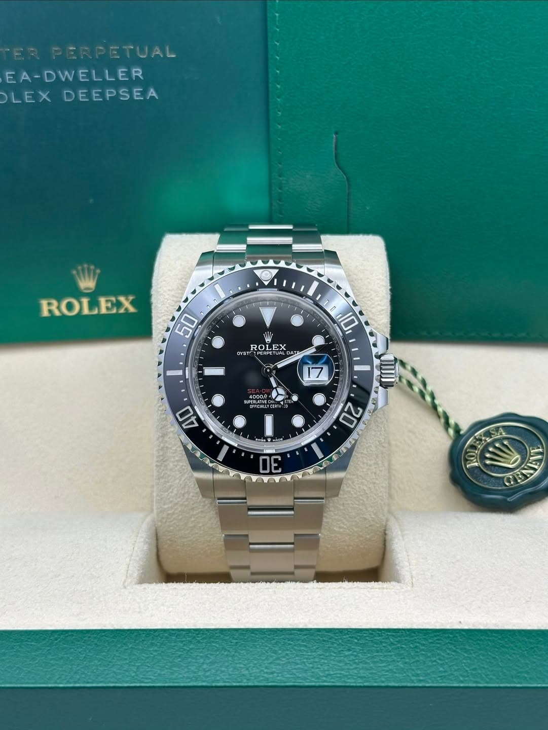 May be an image of wrist watch and text that says 'ERPERPETUAL EA-DWELLER LEX DEEPSEA ROLEX 2 7 50 I 10 Wi ROL ROLEX OL ROLE تاي 14 ALDA אם DYST 17 4000 ή মमমামি 40 20 #AЛO…