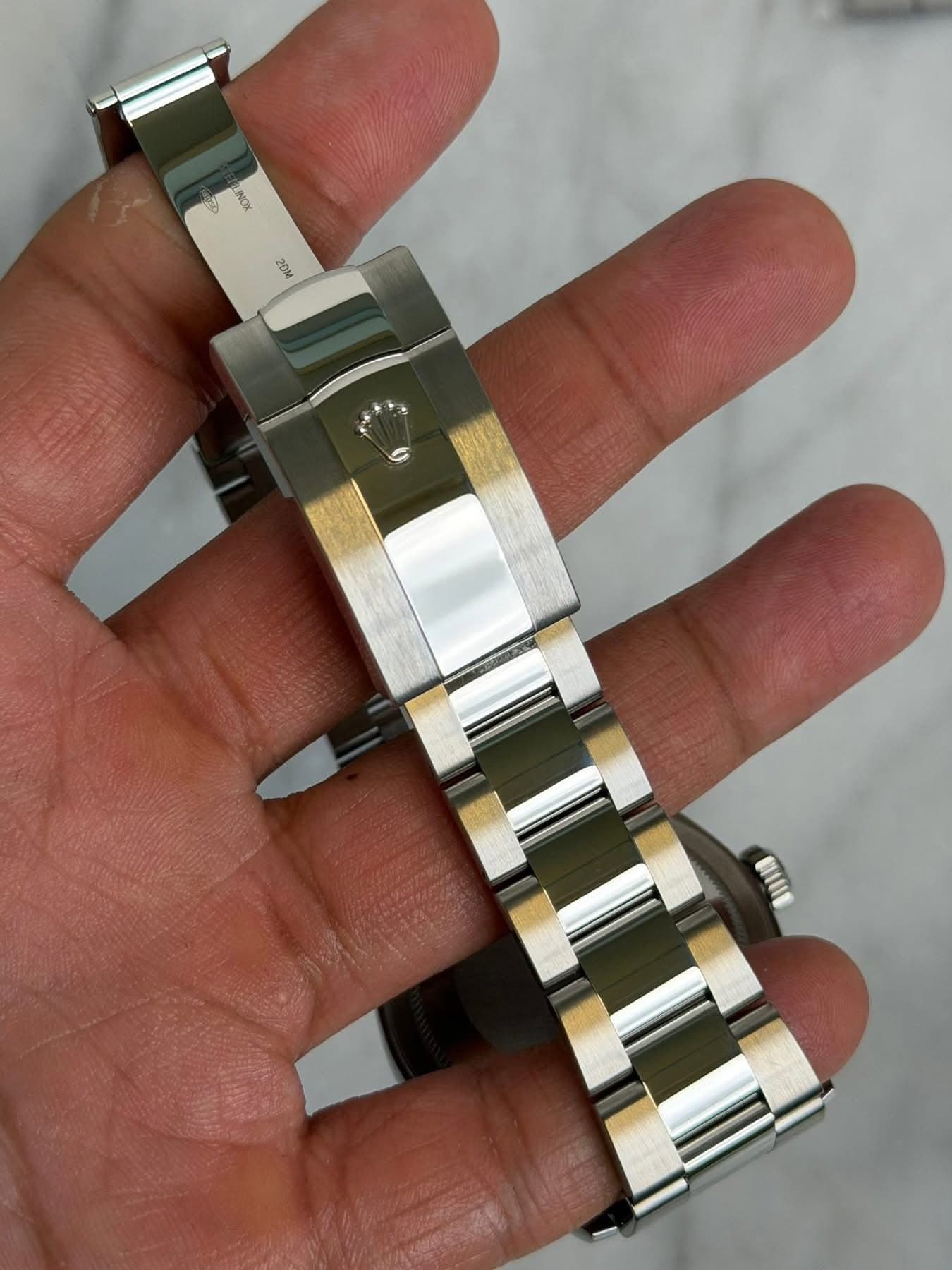 May be an image of wrist watch and text that says 'ICK 20M'