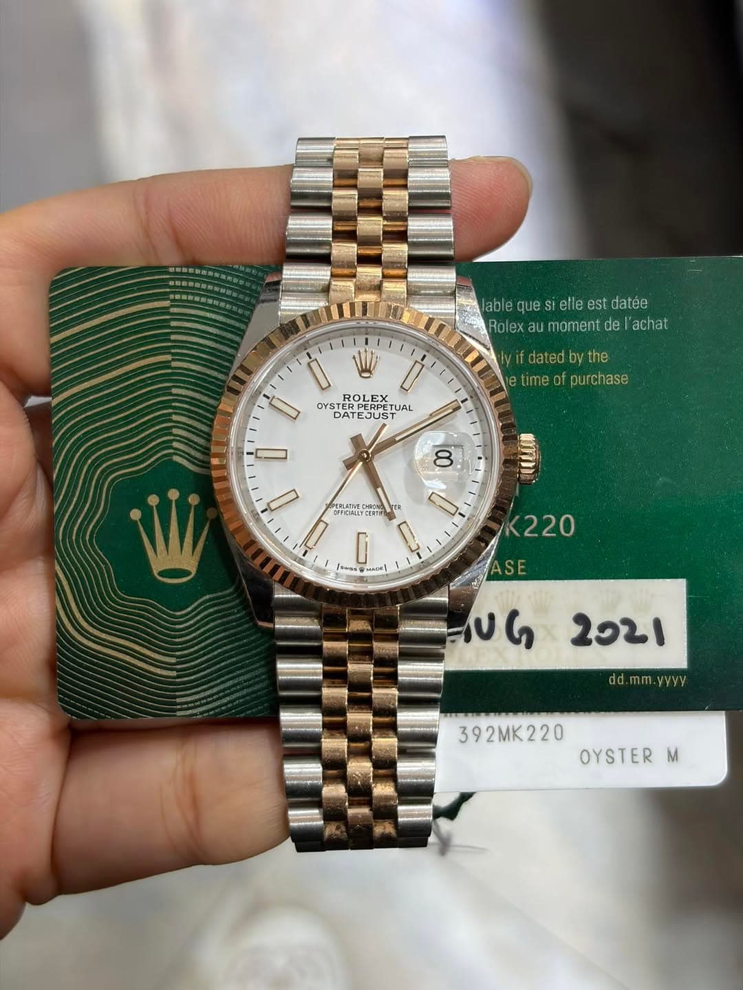 May be an image of wrist watch and text that says 'lablequesielleestdatée SI etle est datée lablequestelle Rolexaumomentdel'achat Role Rolexaumomentt de achat moment…