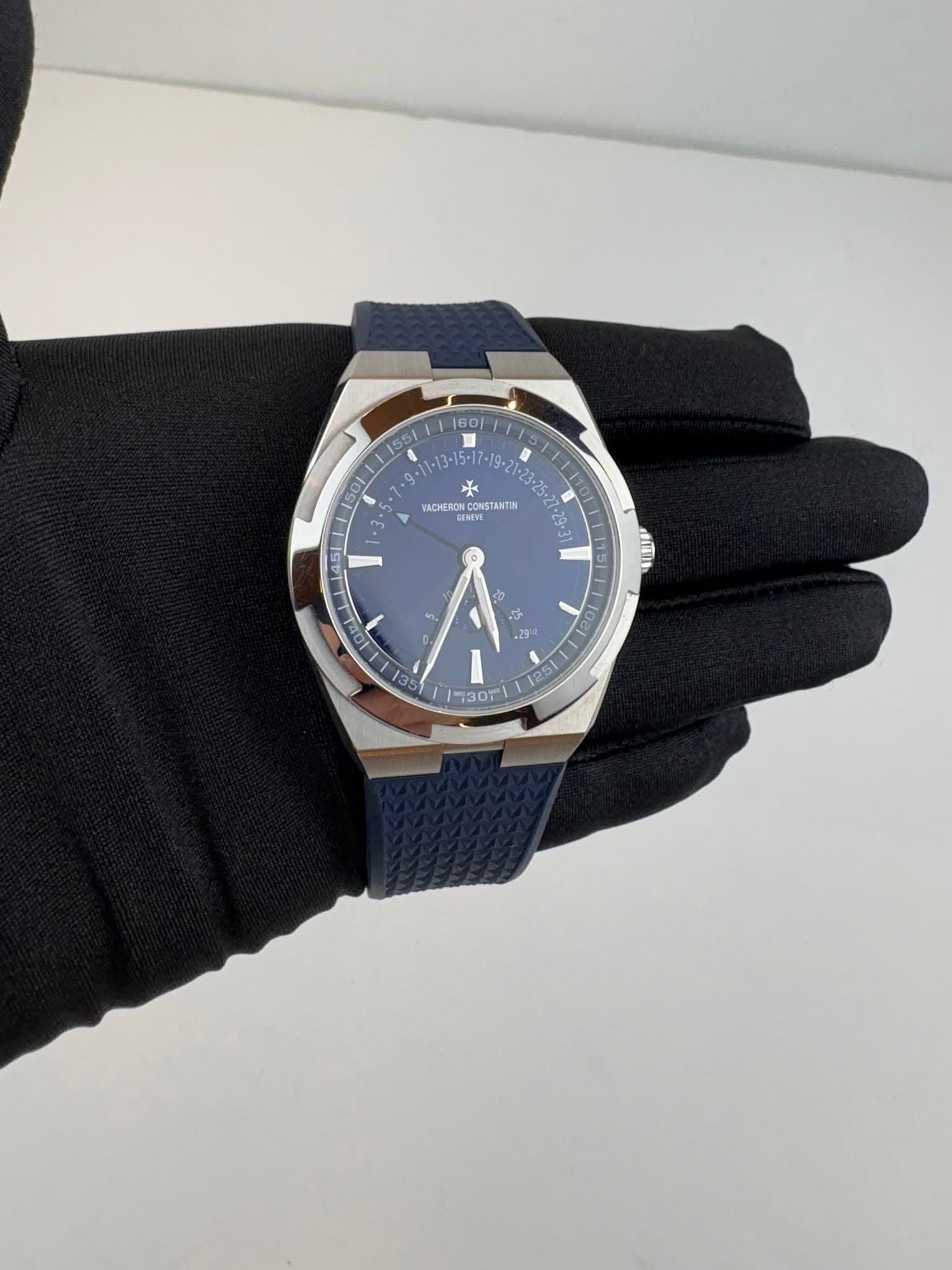 May be an image of wrist watch and text that says '6미 55/ , 50 •3 平 VACHERO MCOHSTANTIN WACHERON.CONSTANTIN TANTIN cEMEИ 10 ဖီ့ 45 10 ยว 5 0 n சரந் 0.年 মট E উ -29/2 23 02 SE ณ '