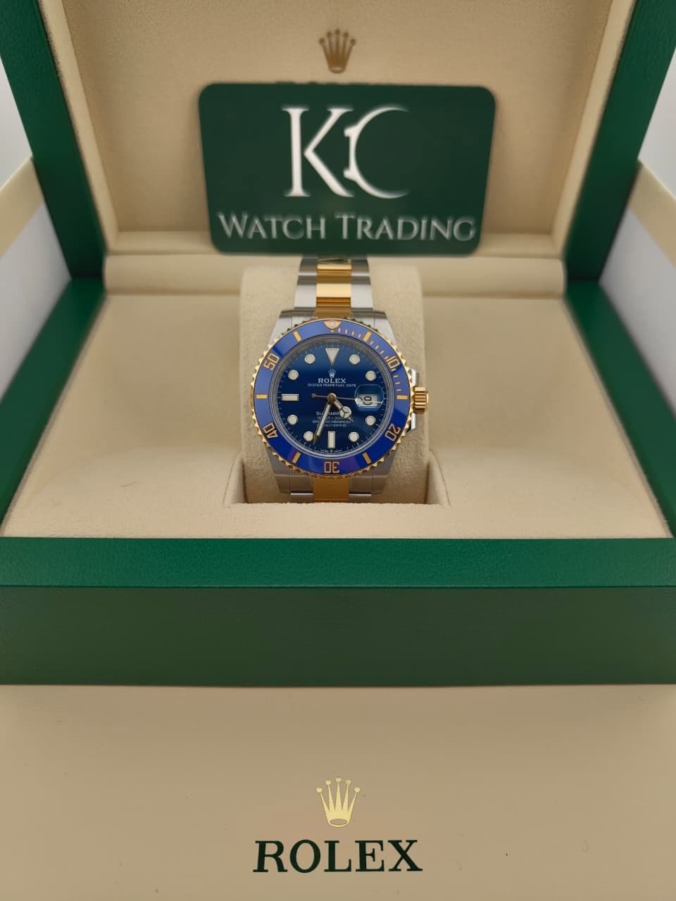 May be an image of wrist watch and text that says 'KC WATCH WATCHTRADING TRADING 50 ROLEX 10 2e AO ROLEX'