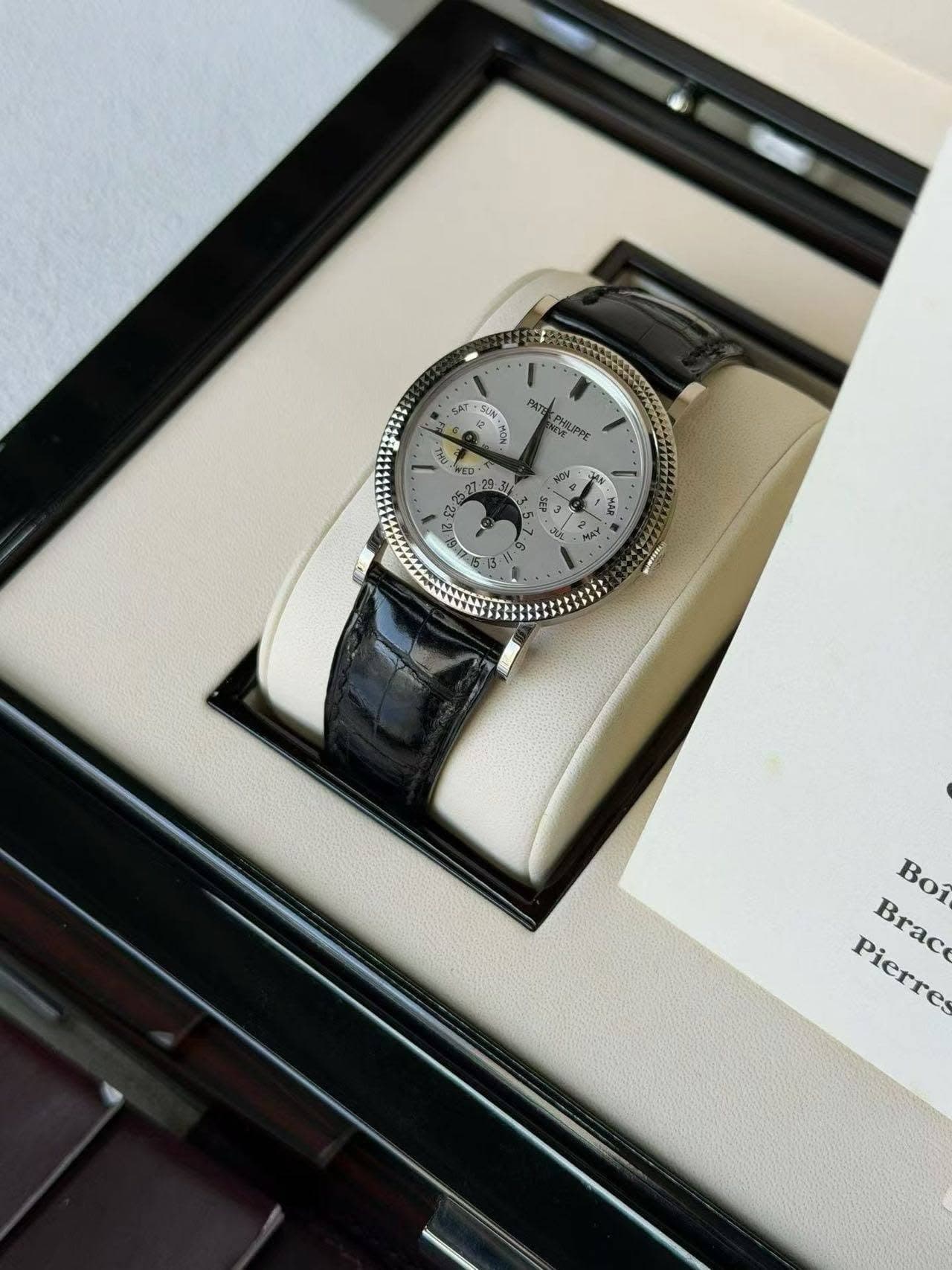 May be an image of wrist watch and text that says 'A StAy Pars MEVLIPPE WED ED D 29.3 สง គា 3 22 じ PE 玉 3 Boi Brace Brac Pierres'