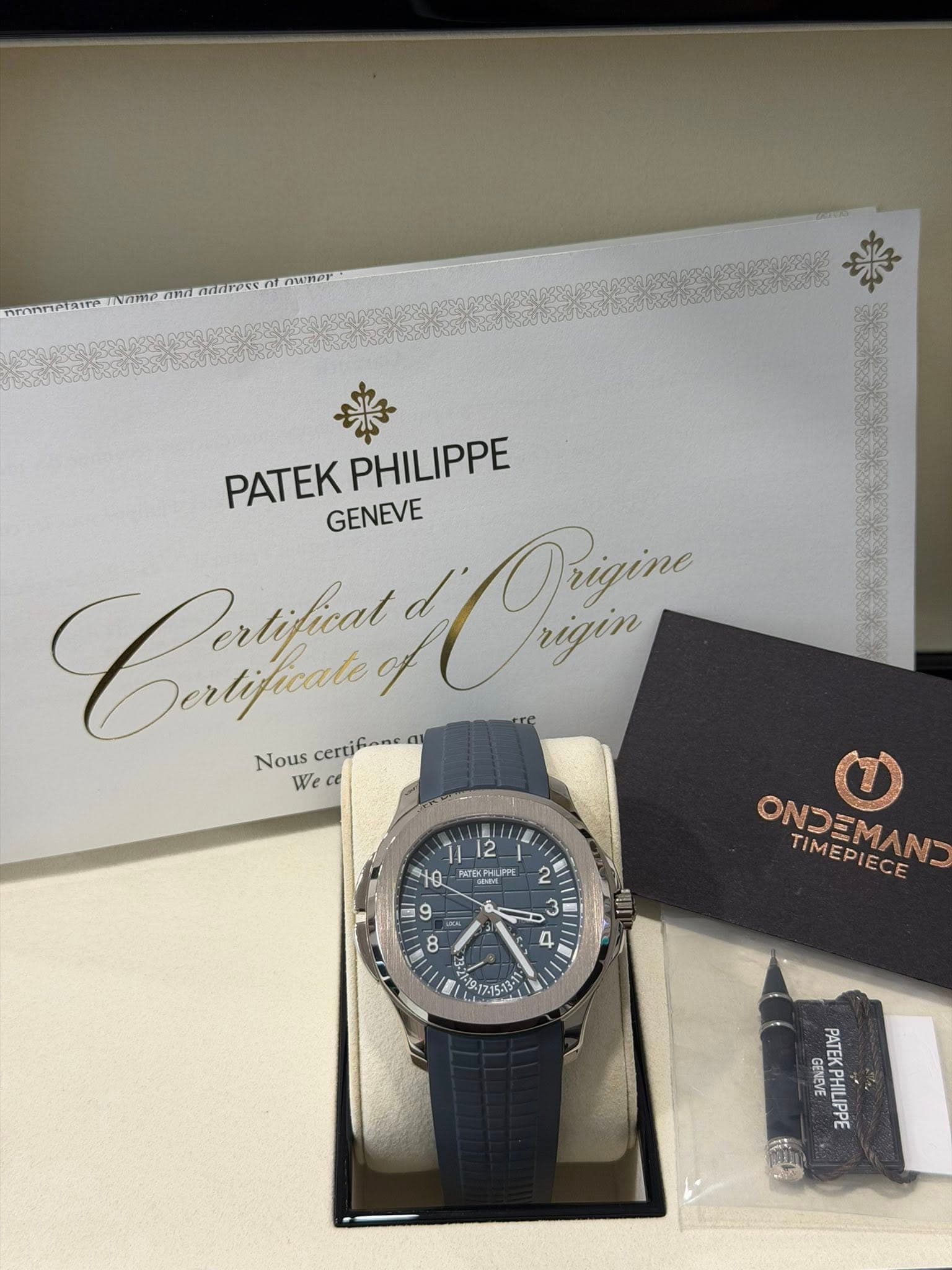 May be an image of wrist watch and text that says 'PATEK PATEKPHILIPPE PHILIPPE GENEVE Prigine Cлфии Derlificate Oragin rigin rigin Nous certifanca We c 11 12 10 HO NTOML PLP…