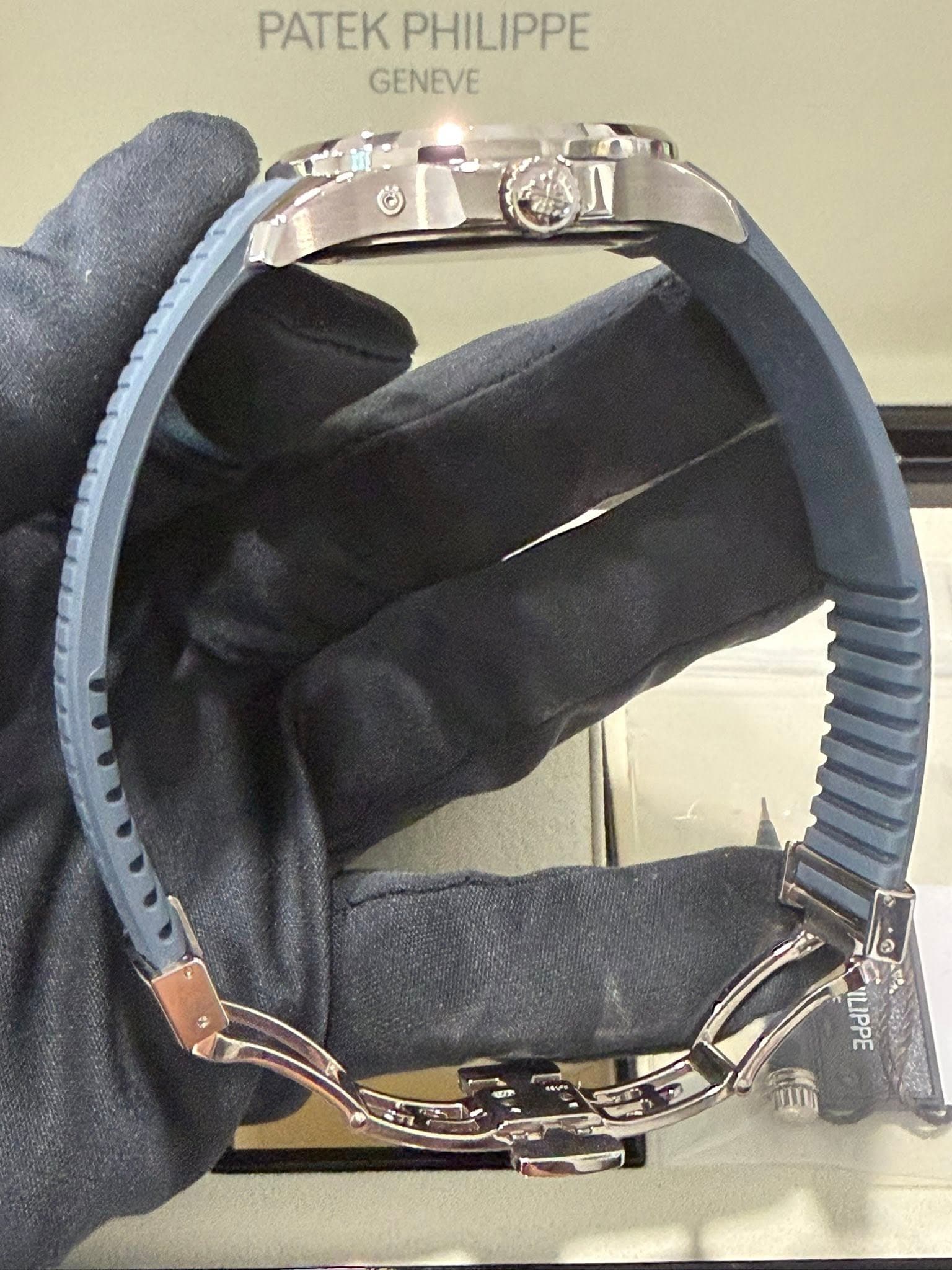 Patek Philippe Aquanaut Travel Time 40.8, photo 4