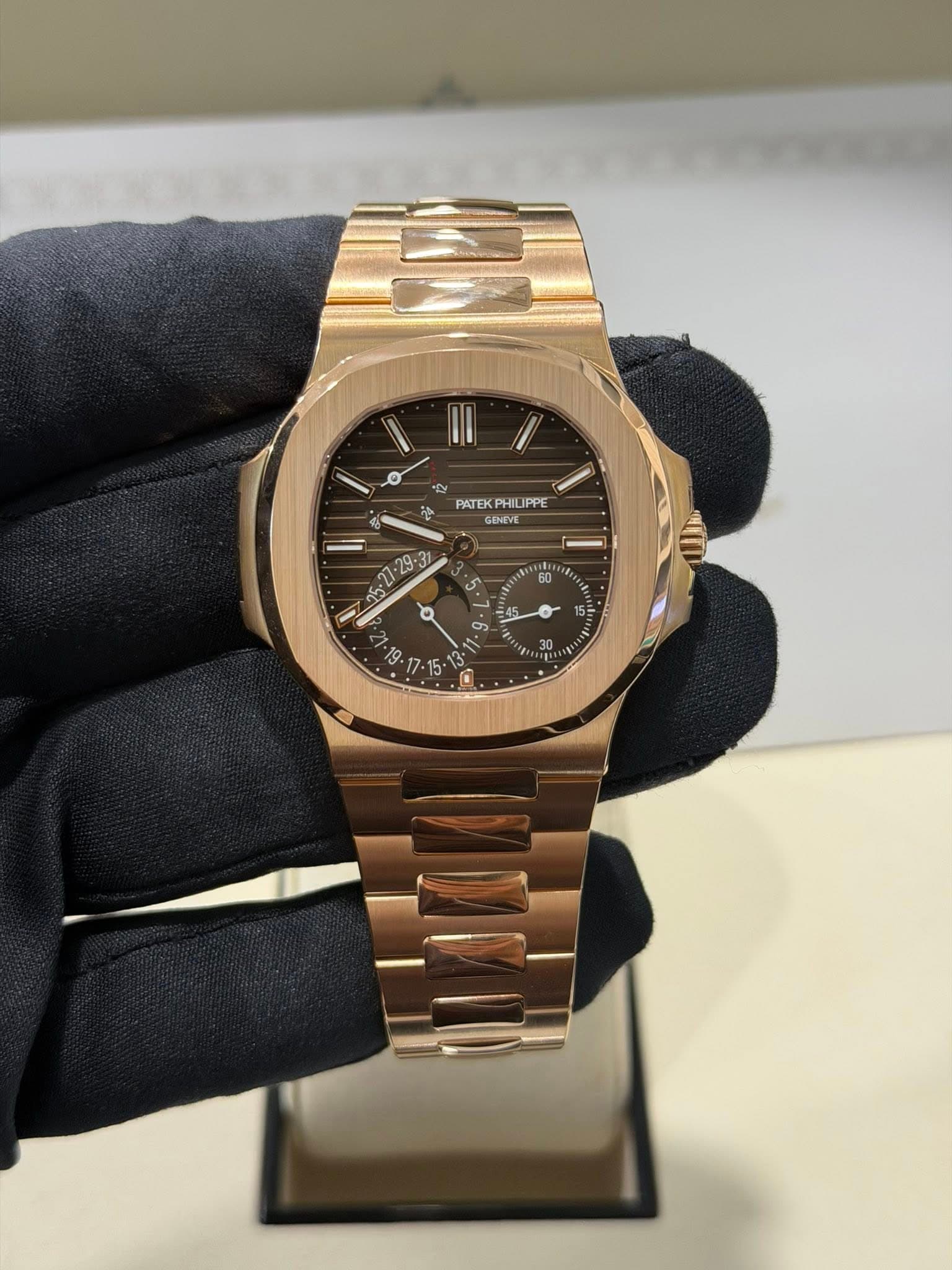 May be an image of wrist watch and text that says 'o รัน PATEK PHILIPPE GENEVE 9.3 /2יל2 264 می မမေ 60 ২ 45 45 1 တ 5 1 5 : '