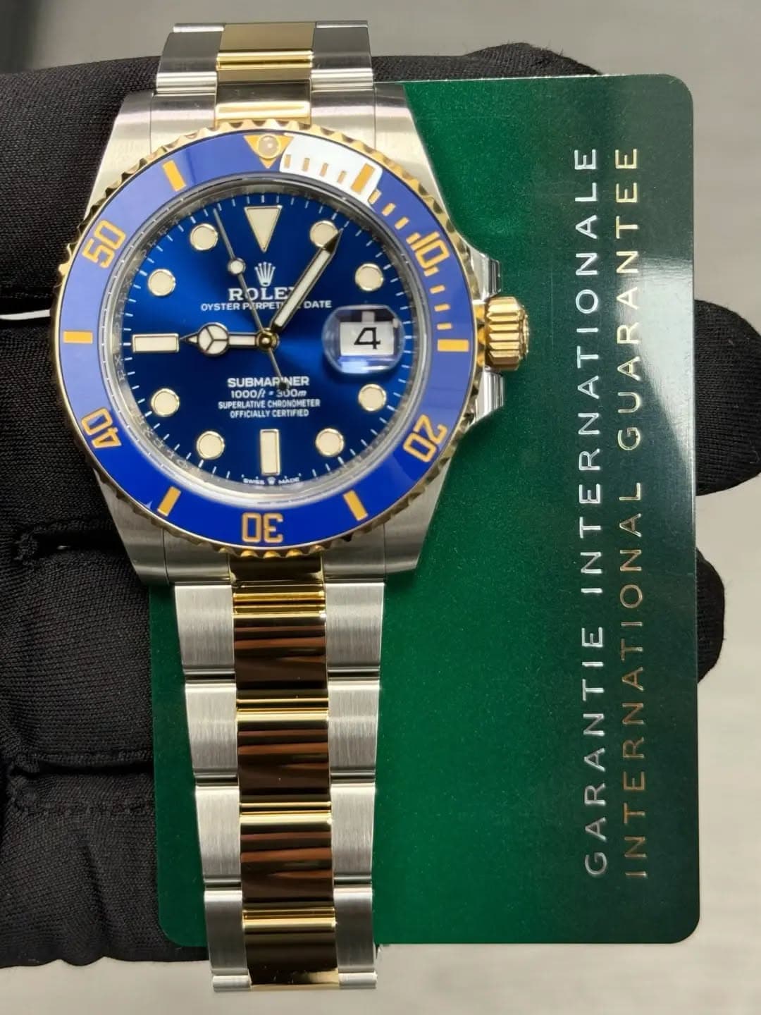 May be an image of wrist watch and text that says '50 ROLE OYSTER YSTERPIRPETT OYSTEROLETDAT RPE DATE 10 4 SUBMARER NOSNCHETI CHRONOME TER UPERLAIRE OFFICIALLY OFFICIALLYCERTIPE…