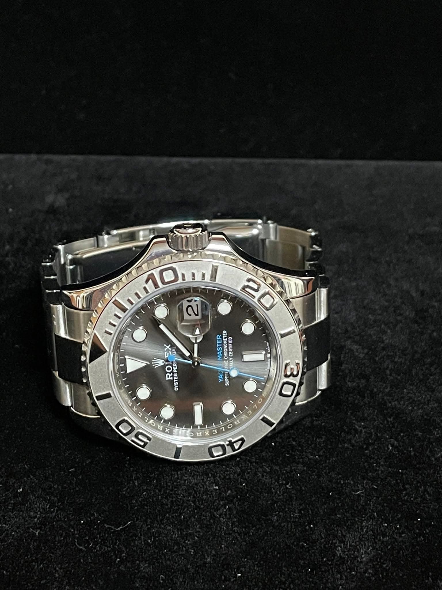 May be an image of wrist watch and text that says '10 ۷ 20 EX RO OYSTERPER MASTER ท CHRONOWETE CERTIFIL なそ YA SUPEE 30 E 50 d を'