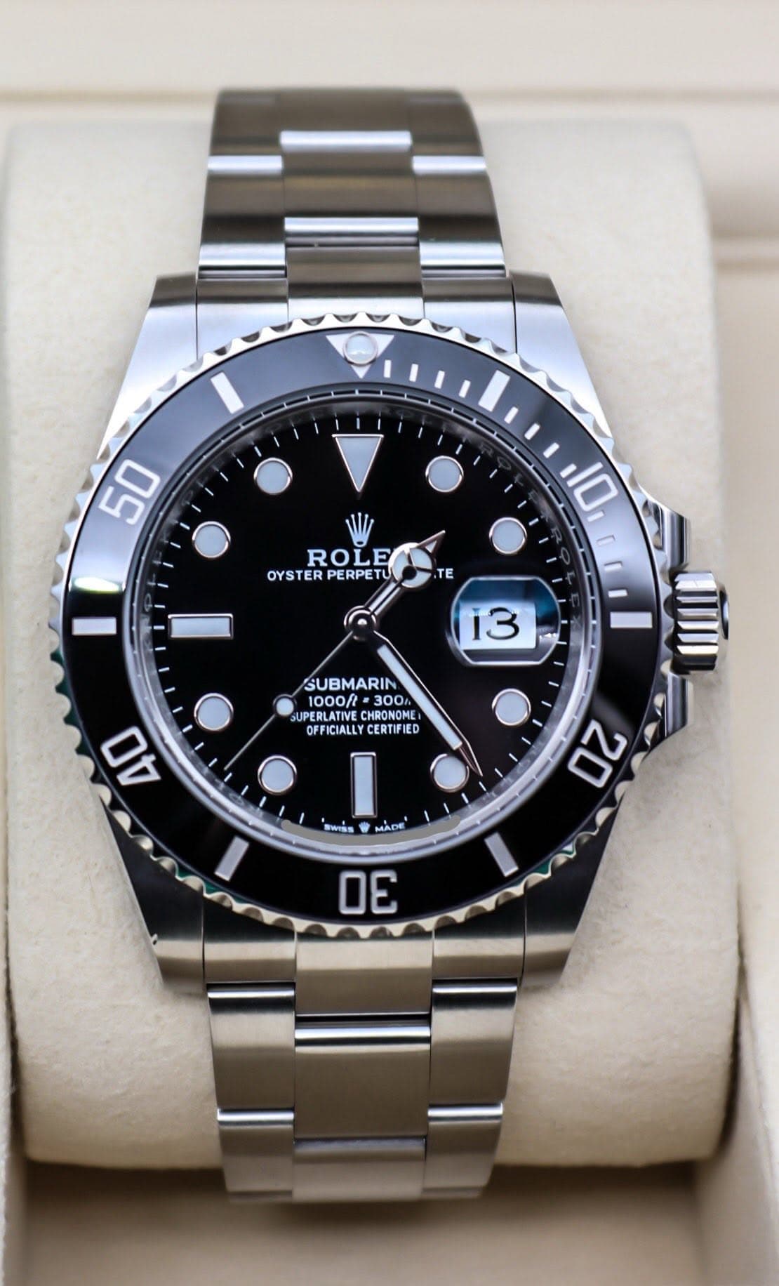 May be an image of wrist watch and text that says '50 ROLE OYSTER PERPETU OYSTERPERPETU TU 10 TE 13 代 SUBMARIN 1000/ 300ん 300 UPERLATIVE HRONOME OFFICIALLYCERTIFIED RTIFIED FIED…