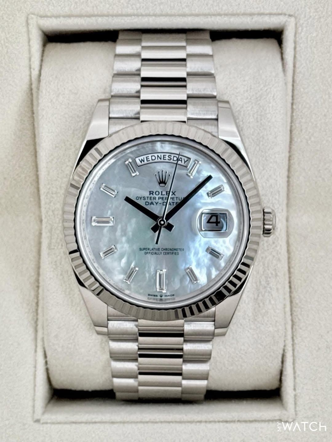 May be an image of wrist watch and text that says 'I W NEDNESDAY I W II ROLE OYSTERPER OYSTERLET PER PETU DAY- DI แม SUPERLATIVE CFFICIALLY CFFICALLT.CERTIF.ED o-o CERTIFIED…