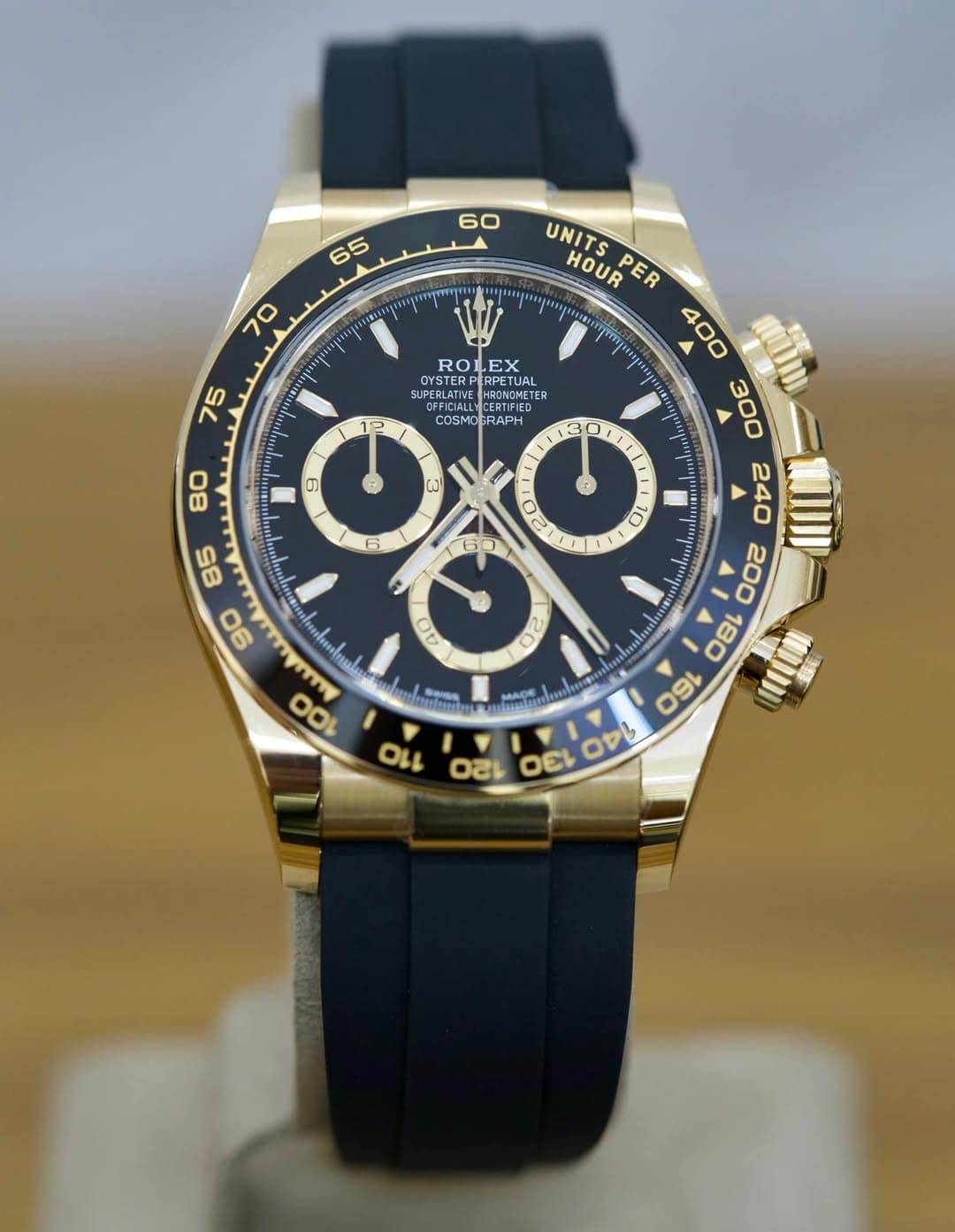 May be an image of wrist watch and text that says '60 65 m 70 สุรรา 75 RO ROLEX EX RYSTERP ERPETUA SUPERLATM SUFERLATN OISTER SPRCA CERTIFED TIEEO CNETE NETE 50 COSMO RAPH 12 30 80…
