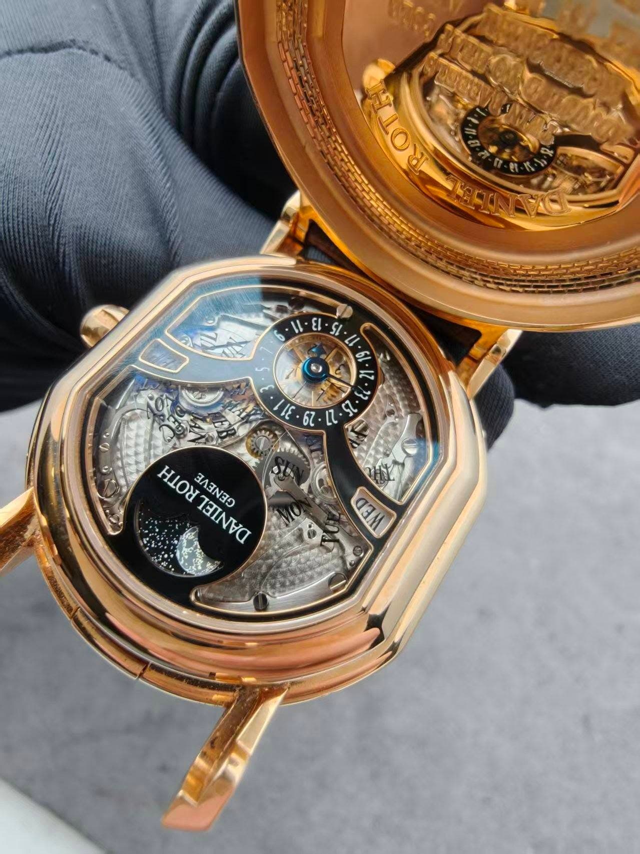 May be an image of wrist watch and text that says 'ει S1 . 6L IZ 22 LE مم 62 62. LL 0 PROI να 3a3A3 ΙαΙννα л3m'