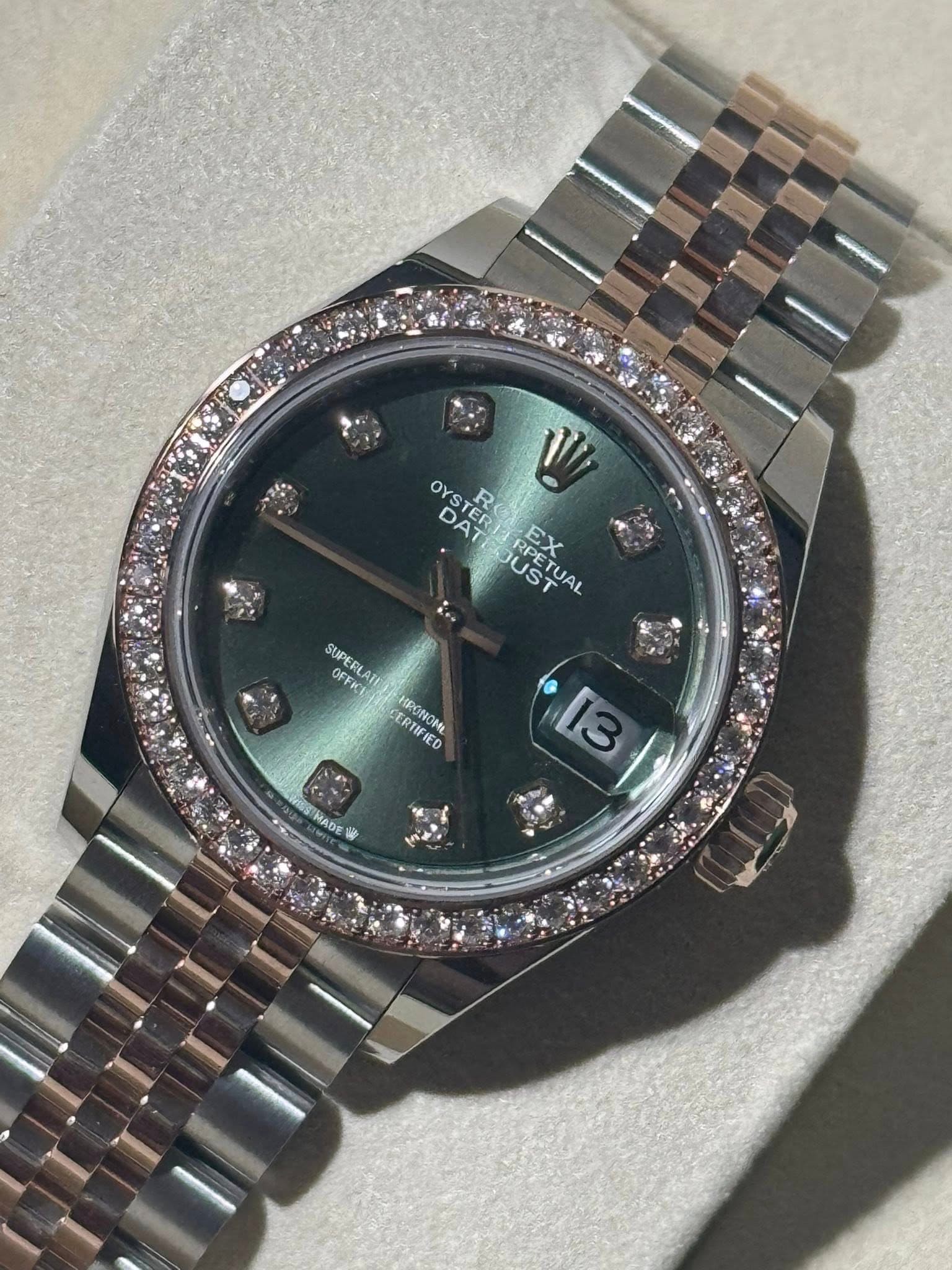 May be an image of wrist watch and text that says 'OY STER YSTE OYSR R R RO W DAT JUSTUAL TRPE TER DUSTAL RPETUAL EX [3|) 13 SUPERLAIE OELAI OFFK SUPERLAH OFFKE OE SERTIFIED ИPOHCH…