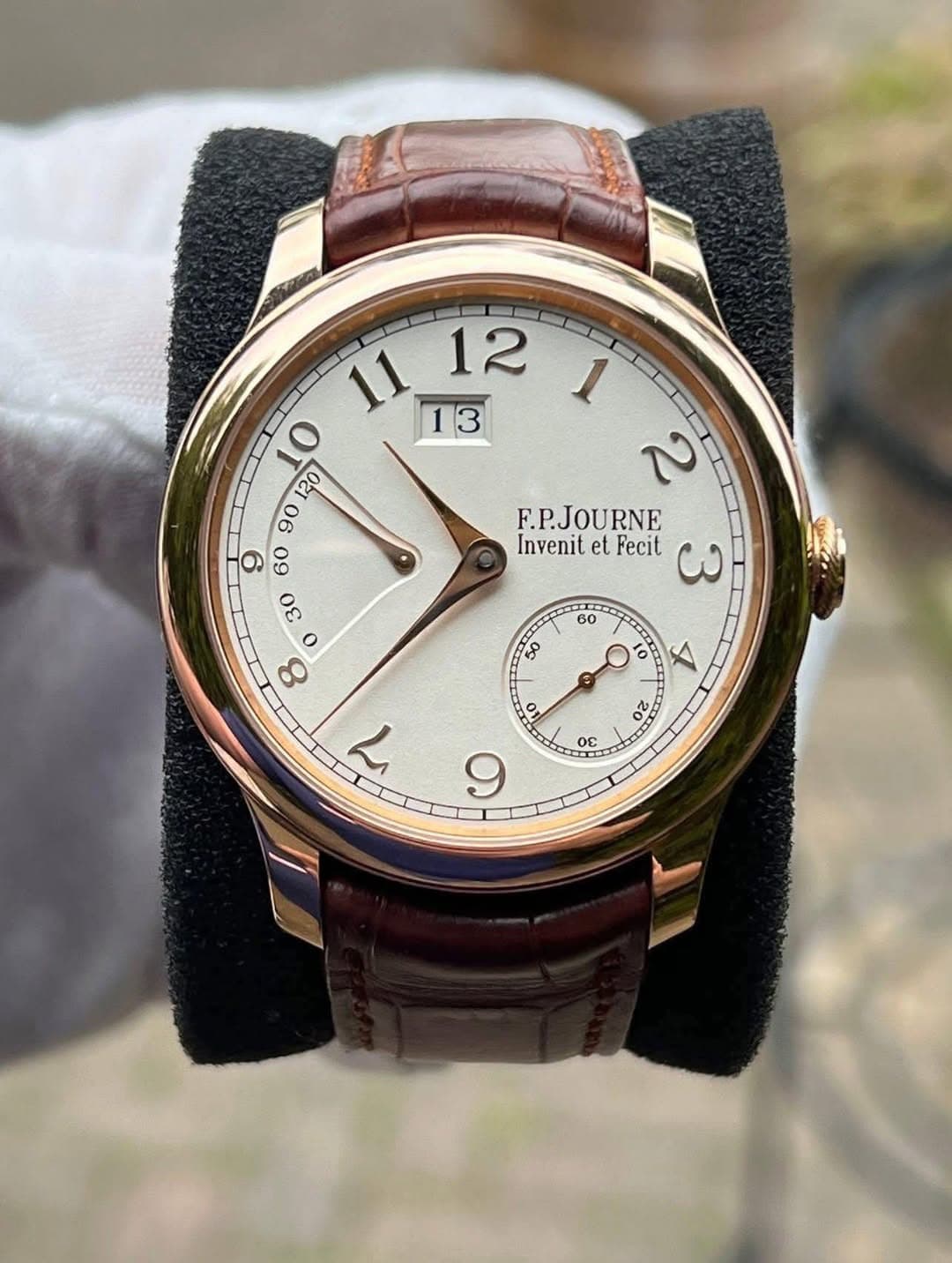 May be an image of wrist watch and text that says ' ב 90 F.P.JOURNE 60 Invenit et Fecit 3 30 o 8 60 နှ 10 S 0 02 ሌ 2 30 ٨ 9'