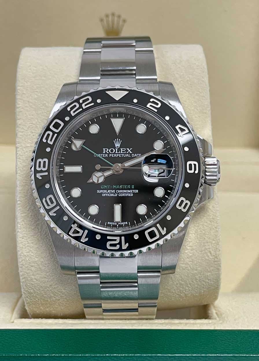 May be an image of wrist watch and text that says ' WI ROLEX EX OASTER TER PERPETUAL DATE 4 6 SUPERLATIVE SUPERLATIVECKRONOMETER CHRONOMETER OFFICIALLY OFFICIALLYCERTIFIED…