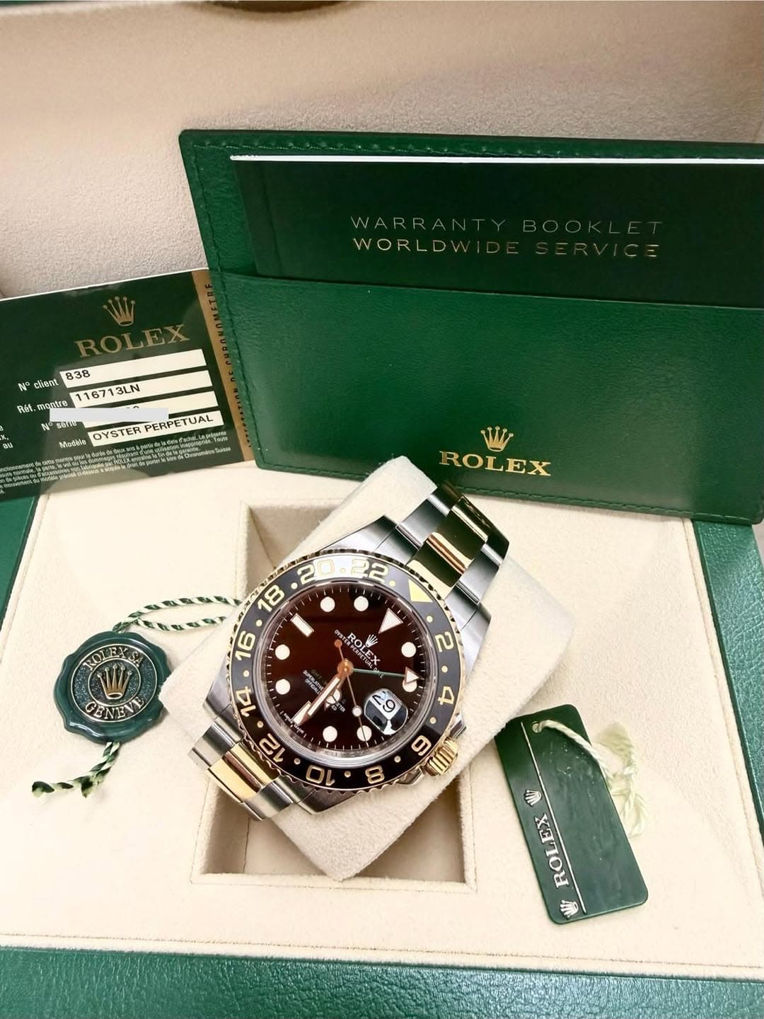 May be an image of wrist watch and text that says 'WARRA WORLD 838 N° ciant ផលំងខ 116713LN 11671 3LN Rot. Murdidre OYSTER PERPETUAL WL ROLEX 2 2 8 16 NOLE O美 RO ROIEY W 2 GENE JUM…