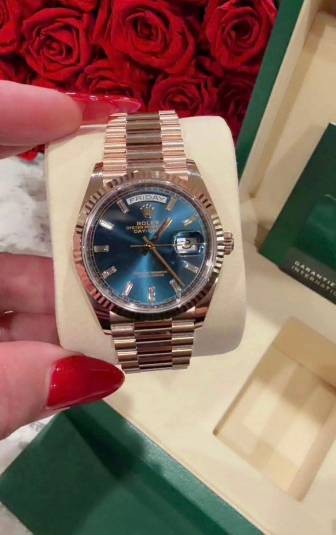 May be an image of wrist watch and text that says 'SO PRIDAY للل'