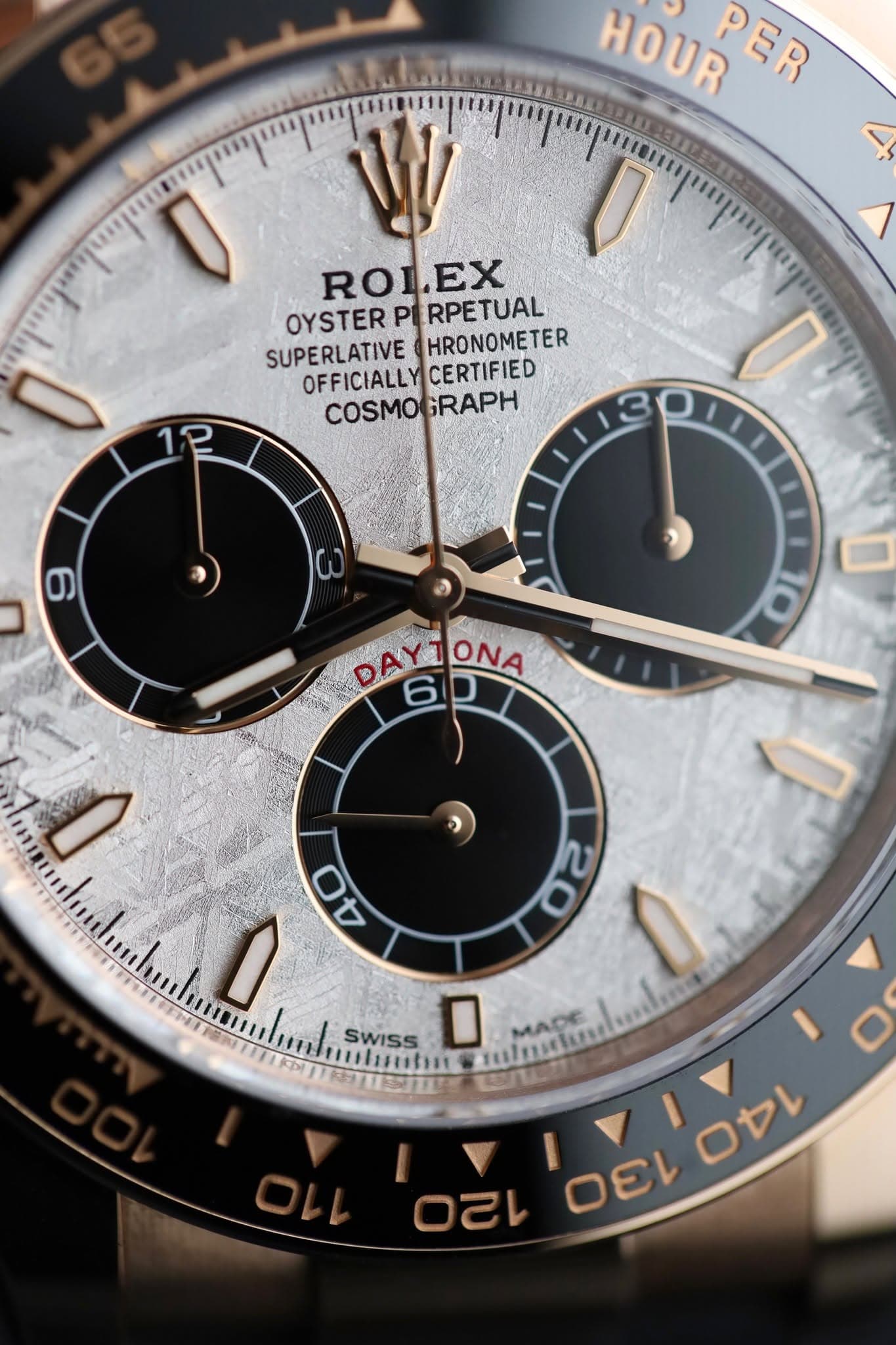 May be an image of wrist watch and text that says 'HOUR PER 0 ROLEX ROL. OYSTER OYSTERPERPETUAL PI RPETUAL SUPERLATIVE HRONOMETER OFFICIALLYCERTIFIED OFFICIALLY CERTIFIED COSMO…
