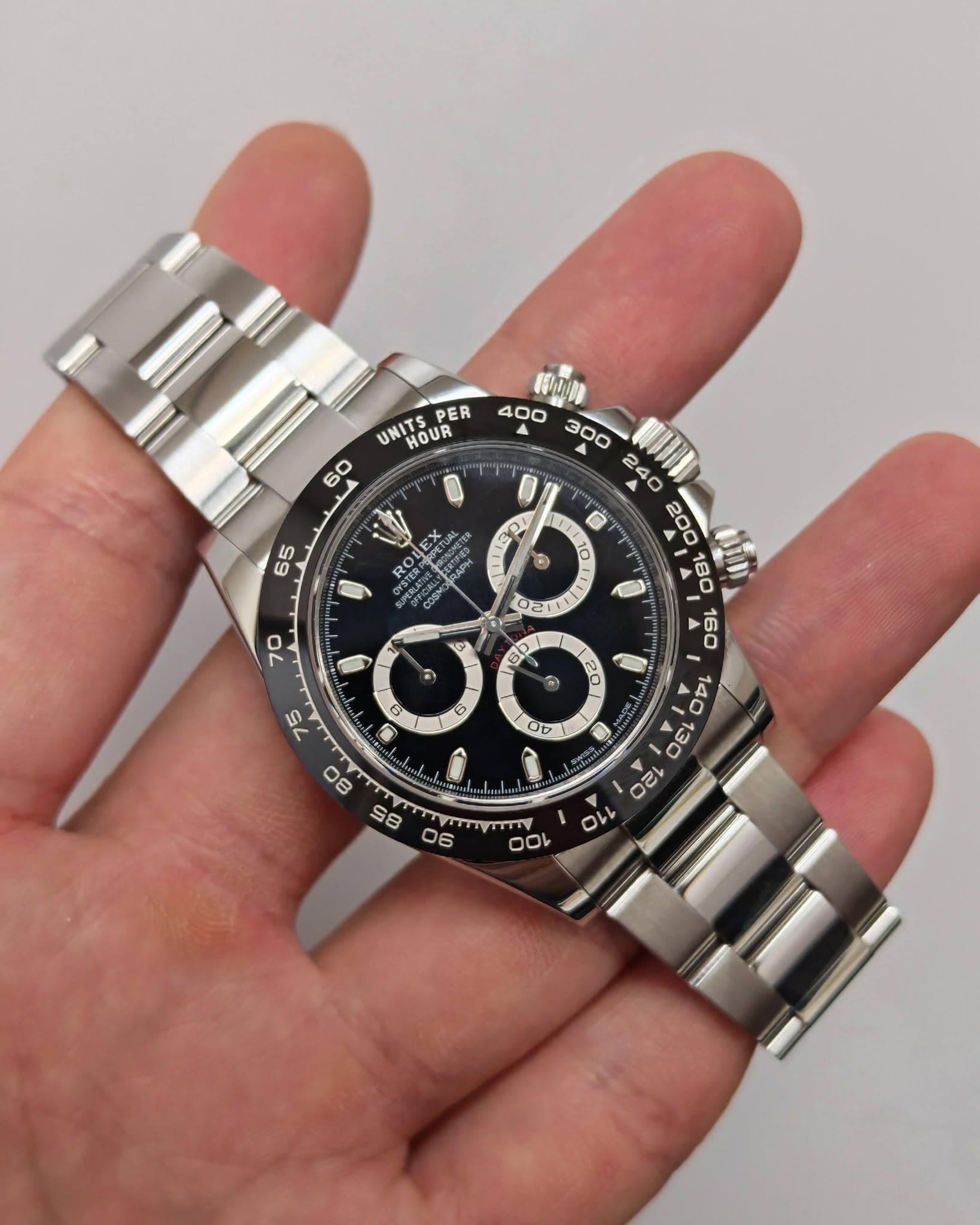 May be an image of wrist watch and text that says 'UNITSPER PER HOUR 60 65 RO I 200 10 1" 180 160 ® 70 60 0 G O 2 0 Op OA ክ m B5 L سلان DO D'