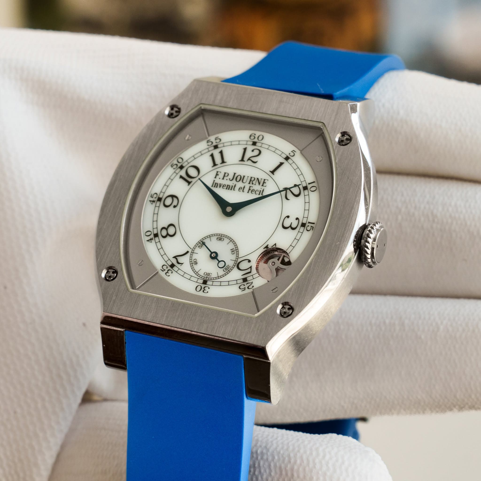 May be an image of wrist watch and text that says '60 50 10 F.P.JOURNE 11 12 CITI PD 5 cmm Invenit et Feci 9 8 c 35 oε:'