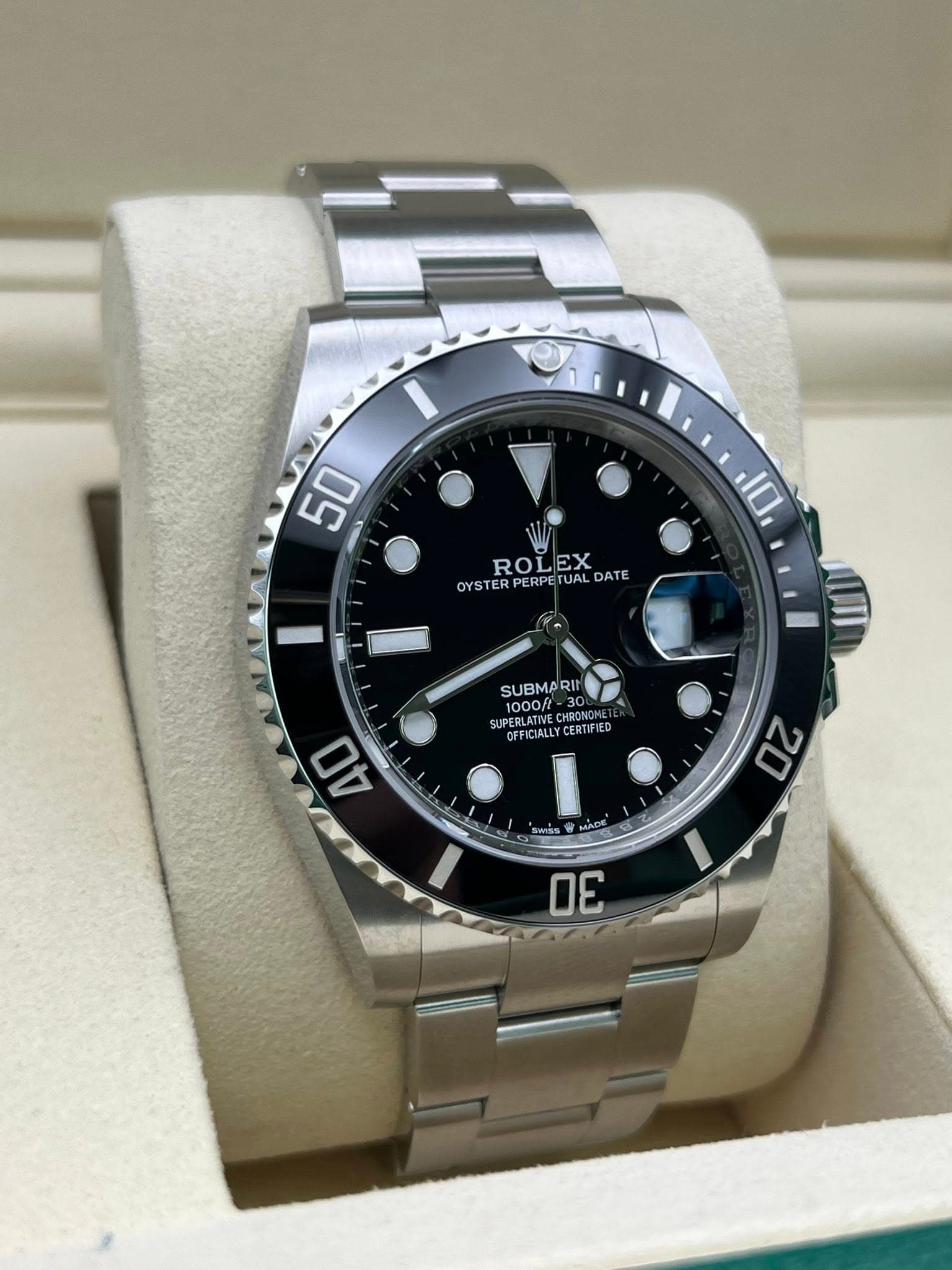 May be an image of wrist watch and text that says '50 TIe.lo, 10 ROLEX EX OYS YSTERPERPE RPERPET TUAL DATE SUBMAR 1000/t- 30 30 SUPERLATIVE หน พลอ OFFICIALLYCERT…