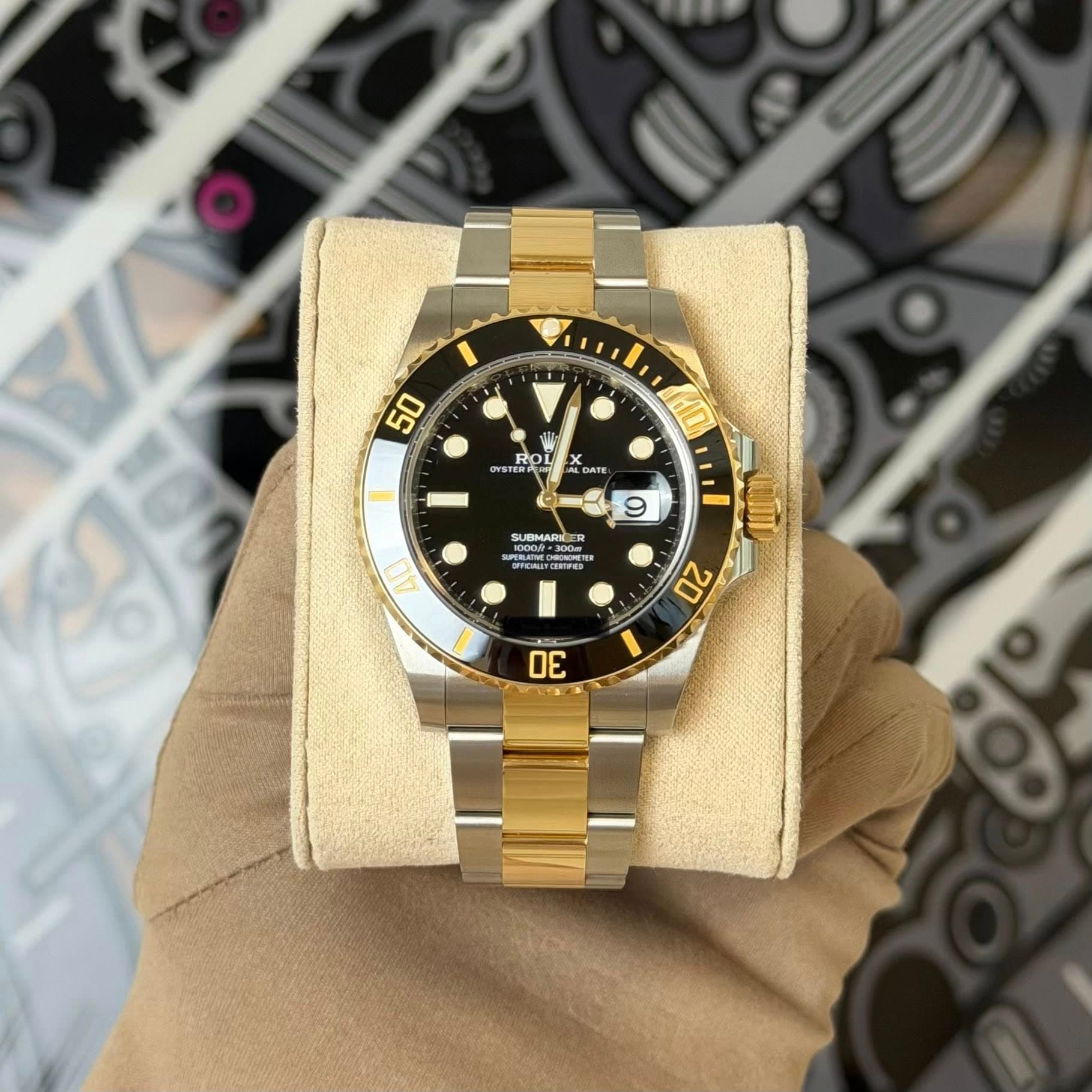 May be an image of wrist watch and text that says '50 ROL ROI o L 7 D X م LORTE ATE TE MO 10 9 SURMAR AeH 및 1000043 SUPERATY 10r3 4O 20 30'