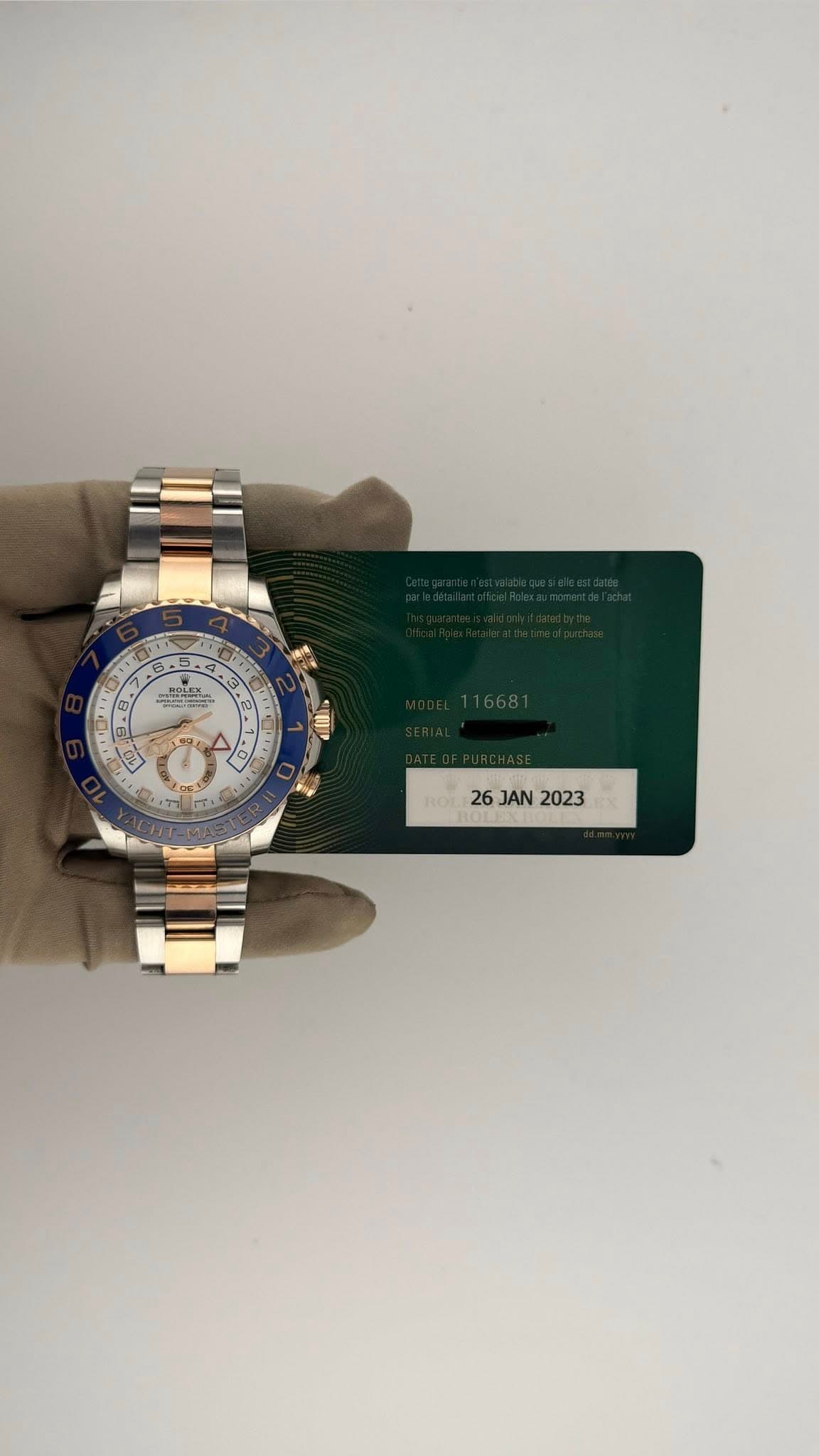 May be an image of wrist watch and text that says '6. -5 .8 T0 国 -3 LNE M 40dl ከማ o ن وذم 26JAN2023 26 JAN 2023'