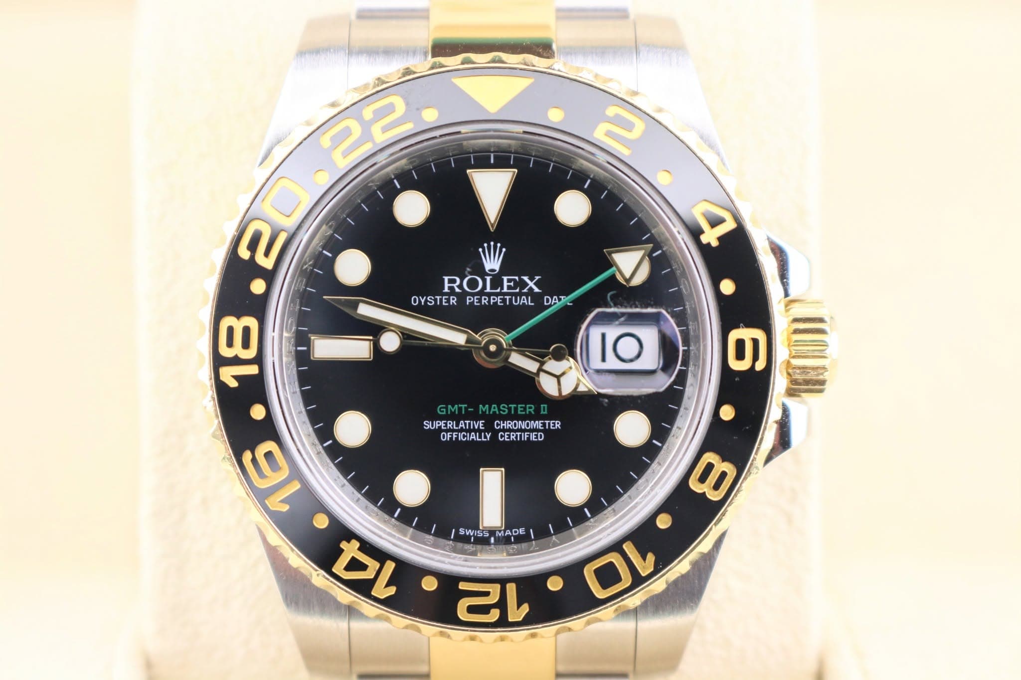 May be an image of wrist watch and text that says '2 22 2 ROLEX OYSTER PERPETUAL DAT 4 18 10 GMT- MT-MASTER SUPERLATIVECHRONOMETE SUPERLATIVE CHRONOMETER TER OFFICIALLY CERTIFIED 6…