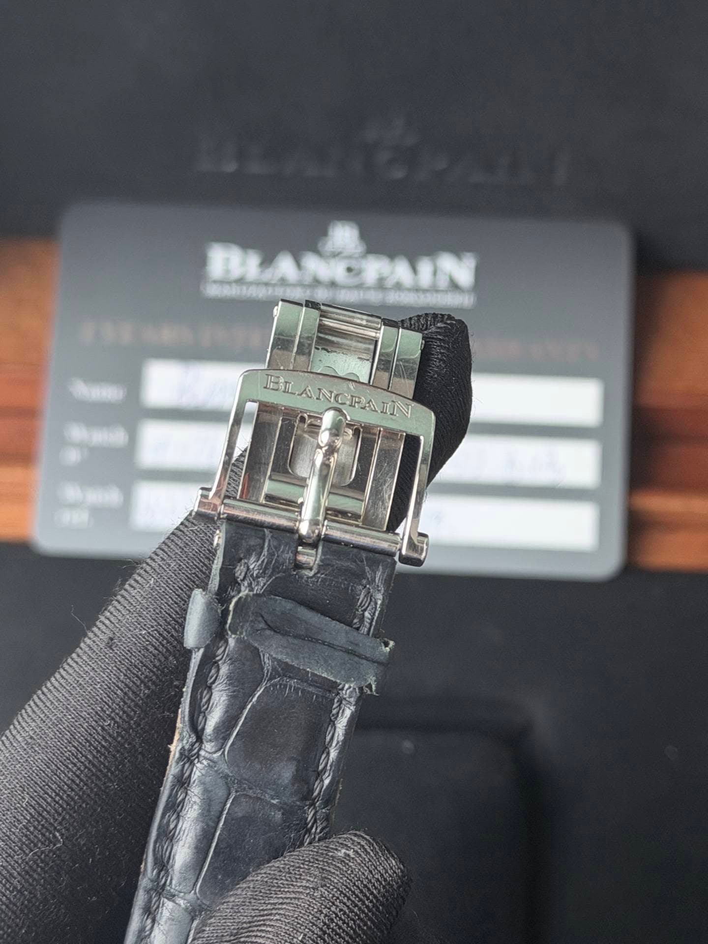 May be an image of wrist watch and text that says 'BLANCPAIN 蜗'