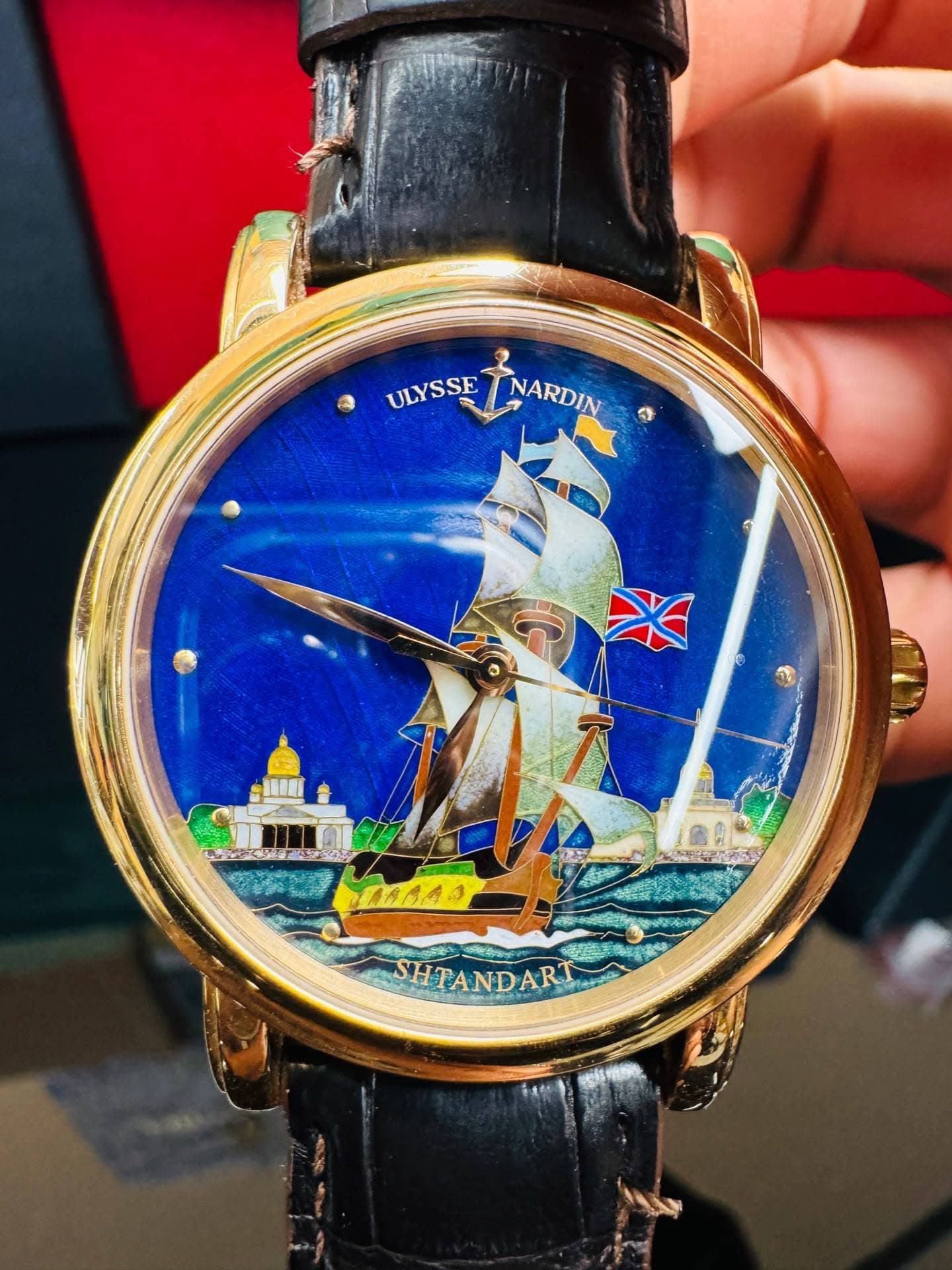 May be an image of wrist watch and text that says 'ULYSSE NARDIN NARDIN AAAΑ SHTANDART TANDA SH لله'