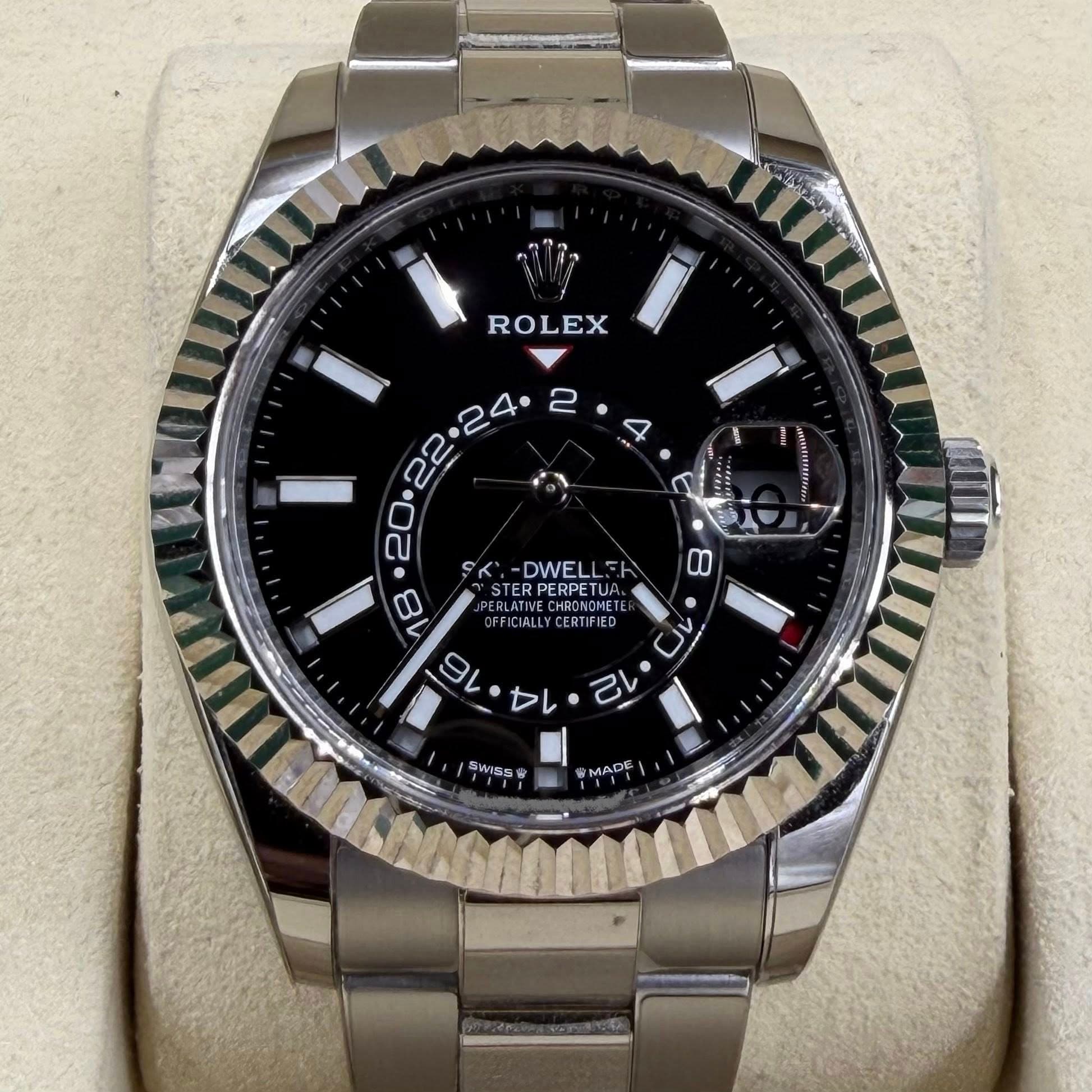 May be an image of wrist watch and text that says '4 I' AИHAppHИ ROLEX 20.22.24. SK DWEL 22• PERPETUA RDETUA แน ONOMET FFICIALL CERTIFIED 1L の DL 0 l יש 2 လ SWISS MADE n -'