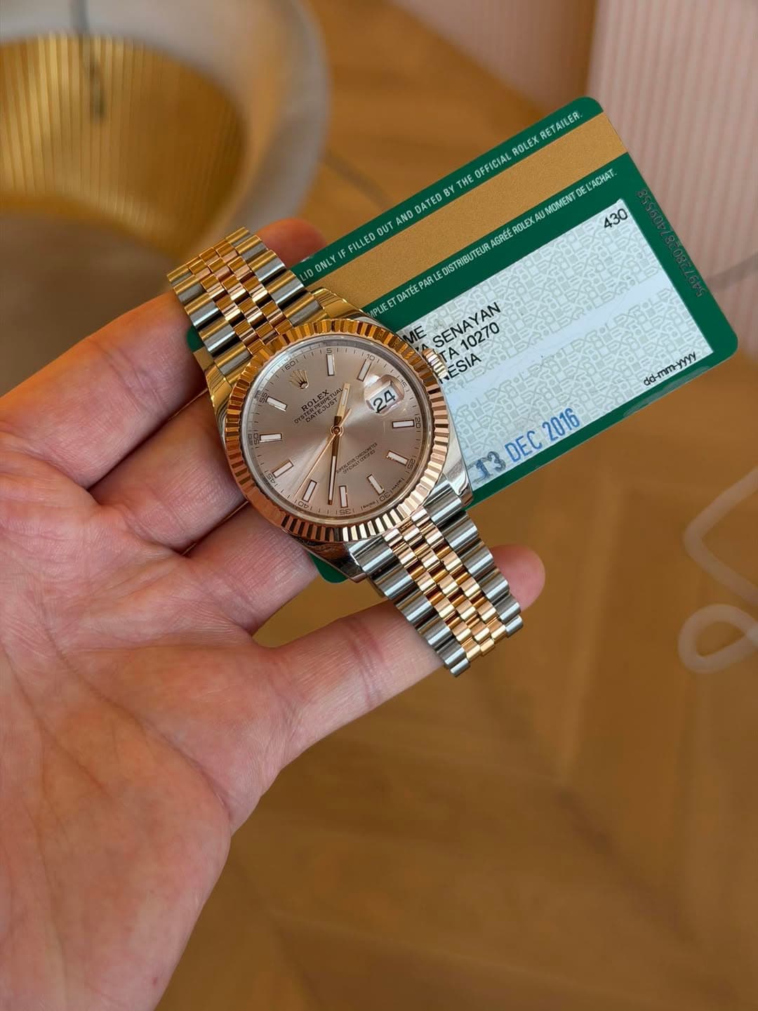 May be an image of wrist watch and text that says 'RETAILER, ROLEX DATED BY TH THE OFFICIAL AND OUT ONLY IF FILLED MOMENT DE EL ACHAT ROLEX 430 AGREE DISTRIBUTEUR PARLE PLEET DATEE…
