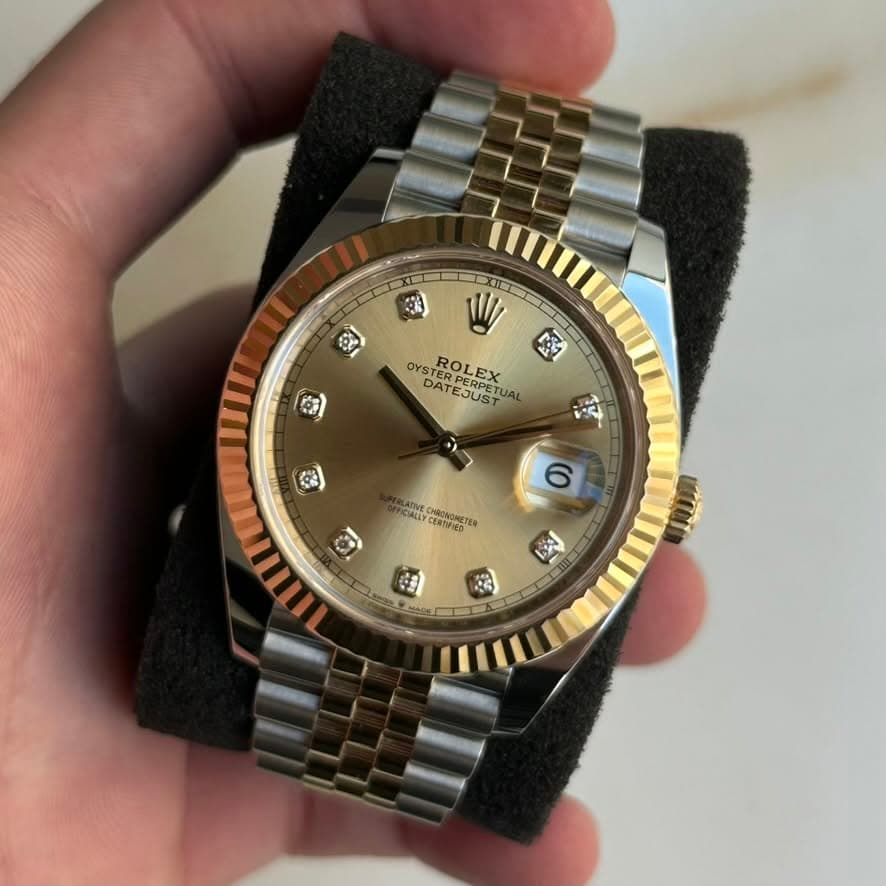 May be an image of wrist watch and text that says 'W AI P1 OYSTER OYSTERBLEX YSTERPERPET ERPETUA ROLEX PERPETI DAT JUS PERPET EJUST JUSTAL UAL mIU م 1 6 FICIALLY LATIVE cEaTy…
