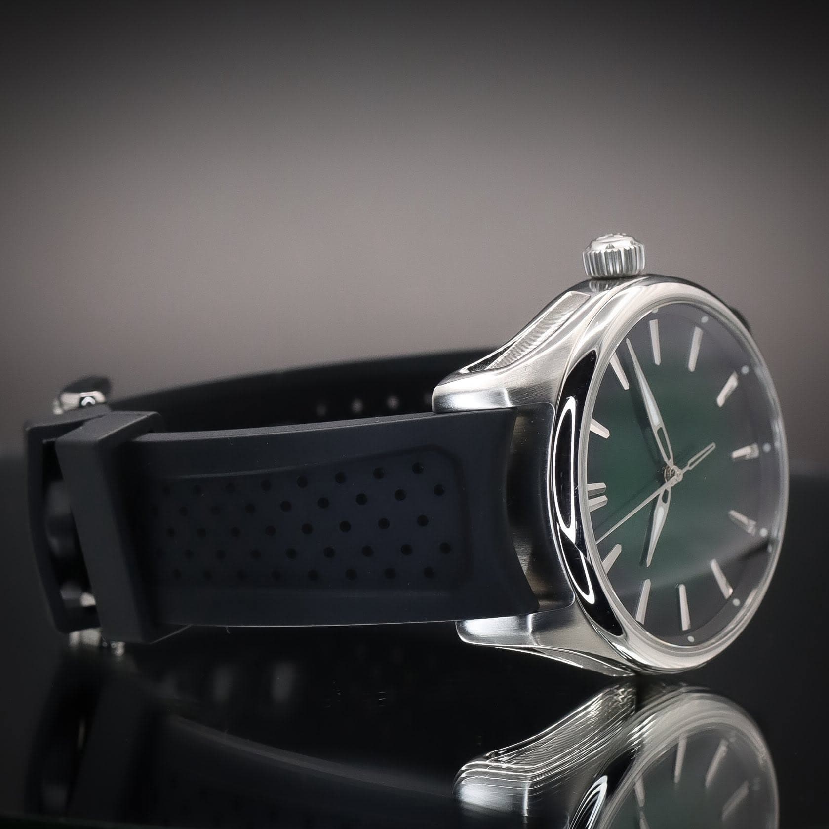 H. Moser & Cie. Streamliner and 1 more, photo 2