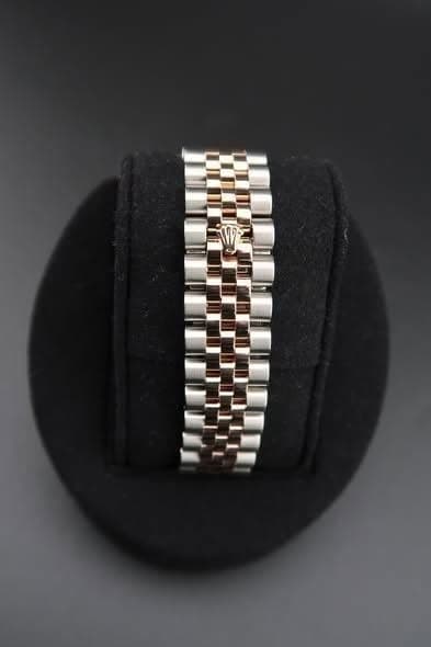 May be an image of jewelry