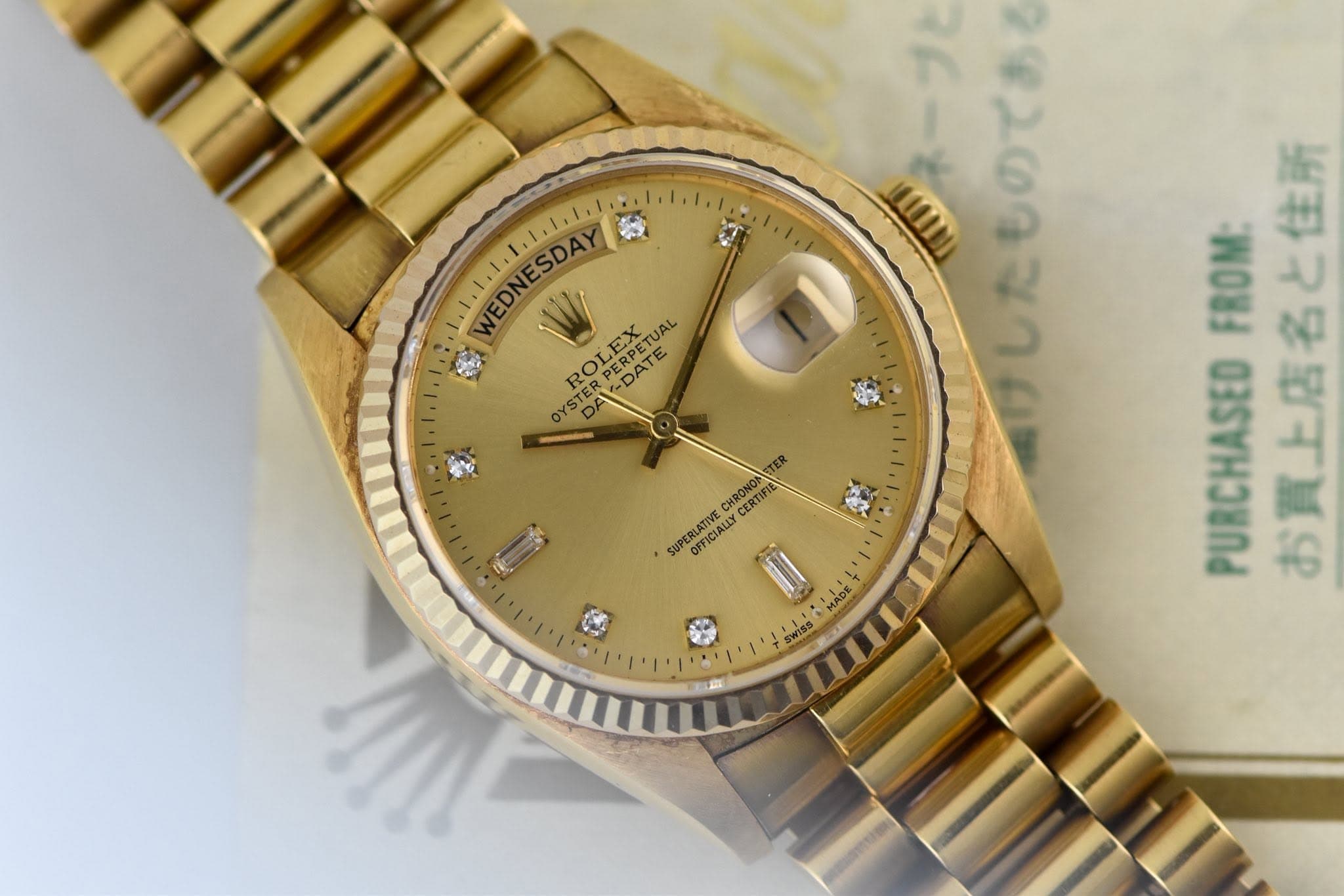 May be an image of wrist watch and text that says 'WEDNESDAY AL OYSTERPLEX ROLEX PERPETUA ភគាណាច -DATE OYSTER DA DA DAI កុំ S HRONON CERTIFIE SUPERLATIVE OFFICIALLY 通0利 #209716 玉…