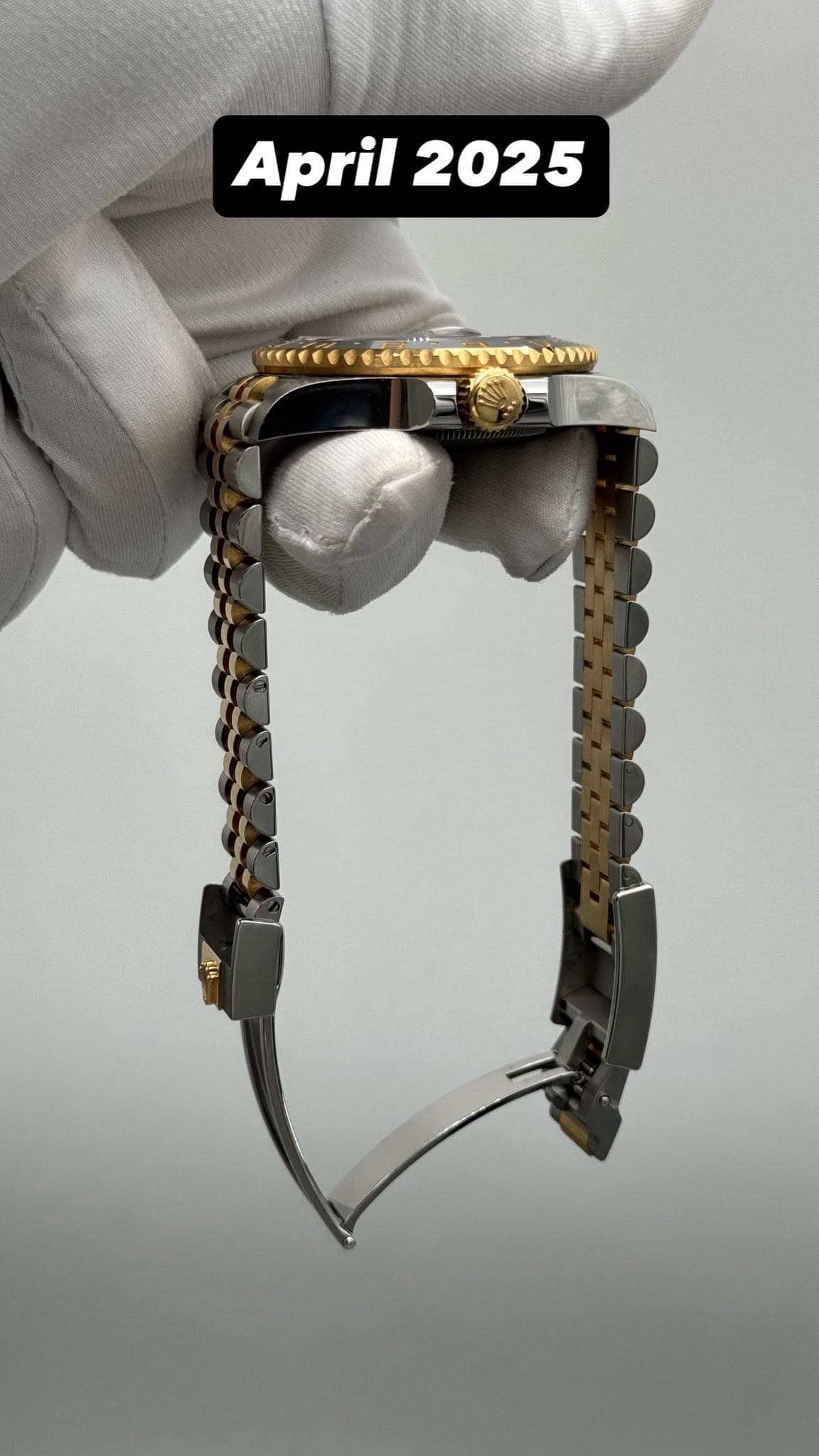 May be an image of jewelry and text that says 'April April2025 2025 AR'