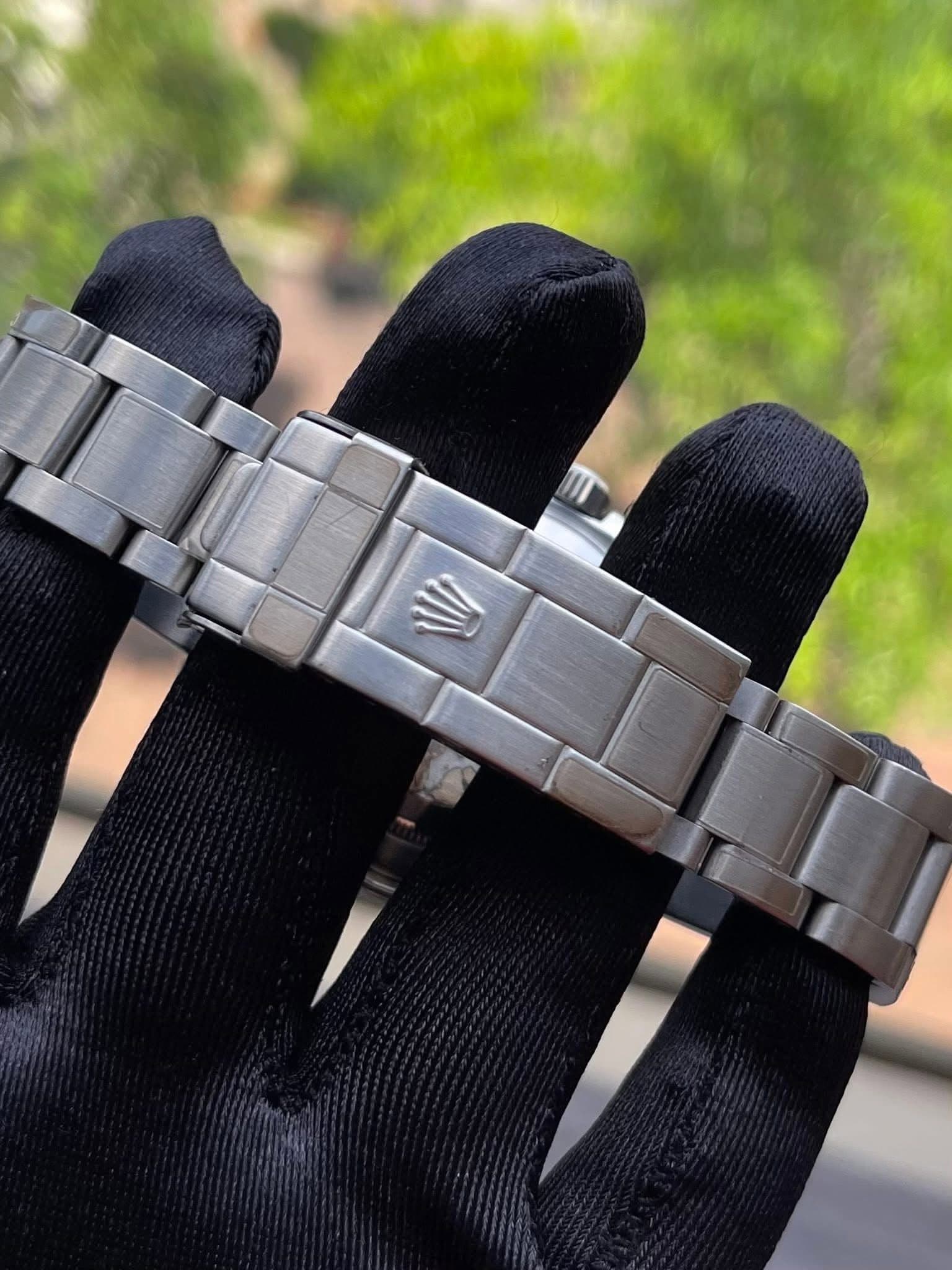 May be an image of digital watch
