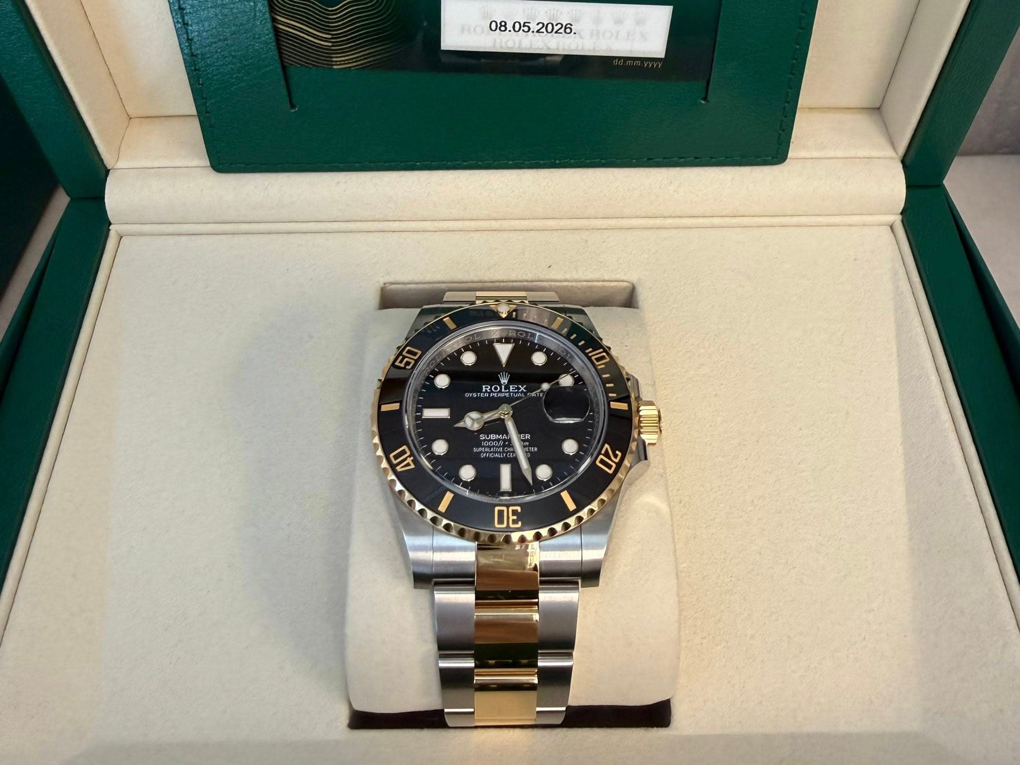 May be an image of wrist watch and text that says ' ROLE I SOMA 40 20 E'