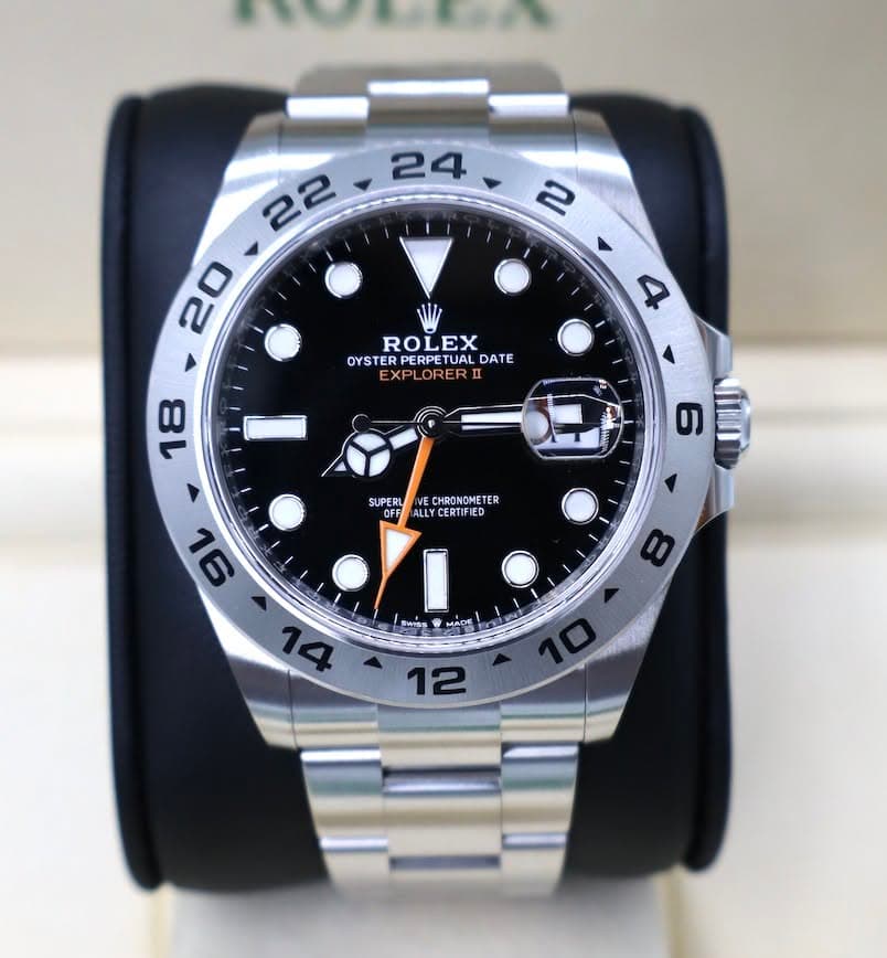 May be an image of wrist watch and text that says ' ROLEX OYSTER ER PERPETUAL DATE 4 18 6 سلي SUPERL SUPER VEO CHRONOMETER OFF ALLY CERTIFIED 91 セ 00 SWIeS MACT 公 -0 C n 0'