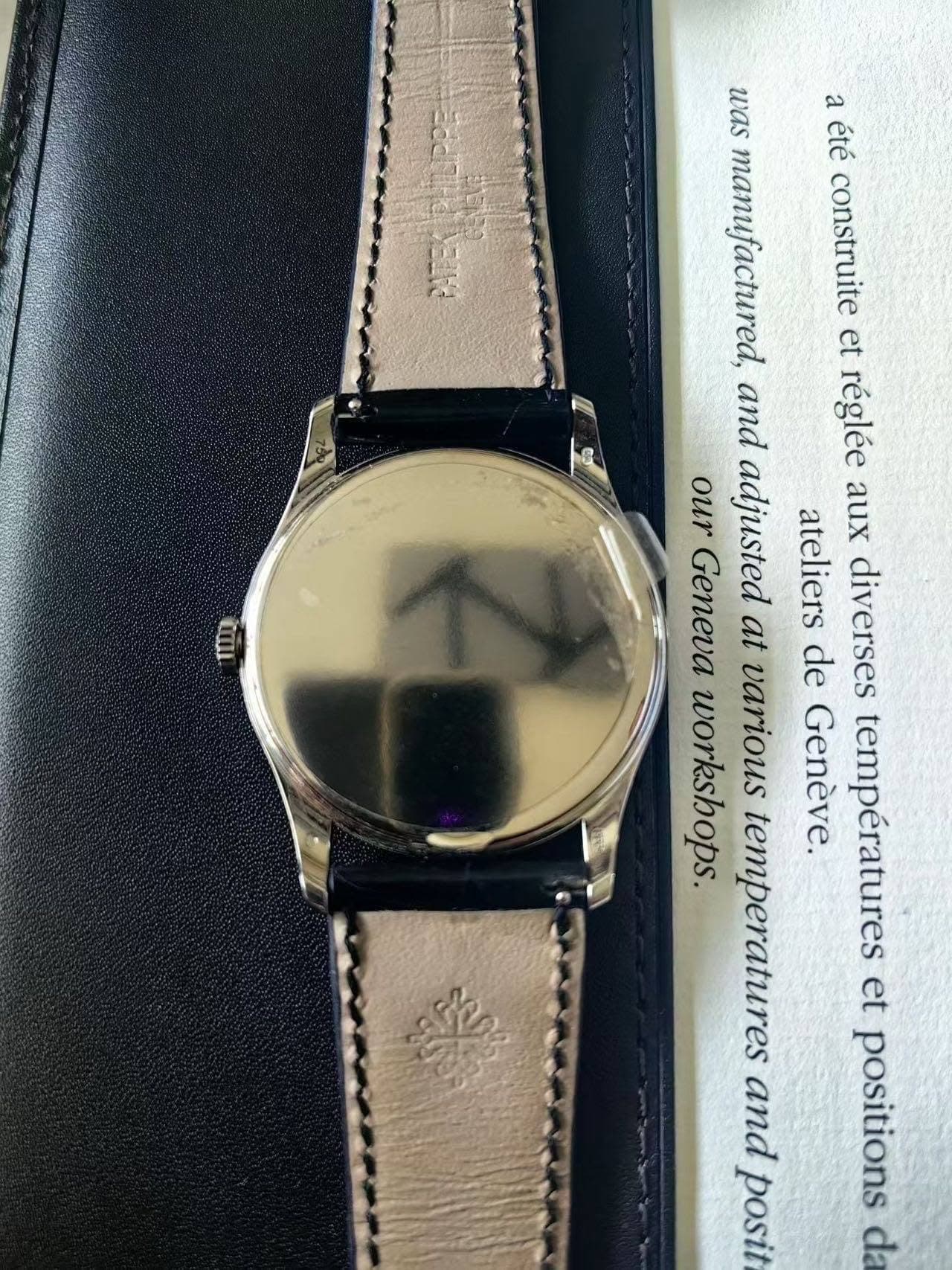 May be an image of leather, digital watch and text that says '約年30 ΣETИ L was aété a manufactured, été construite et and réglée our adjusted ateliers aux Geneva at de diverses…